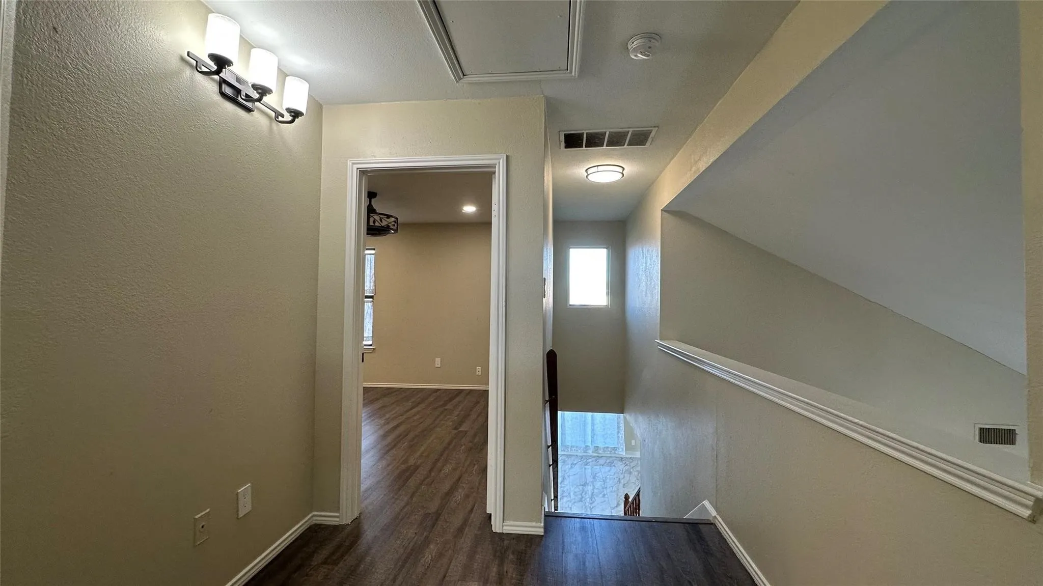 Single Family Residence For Rent in Collin County , 3925 Capricorn Court, Plano, Texas 75023, 3 Bedroom, 3 Bathroom, 2 Garage spaces, 2,297 Sqft, built in 1986, mls#21356113, Real Estate Agent in Plano, Homes For Rent in Collin county, Homes For Rent in Plano, Realtor in Plano Texas, Real Estate Brokerage Independent Realty Texas, Luminita Cordes Realtor