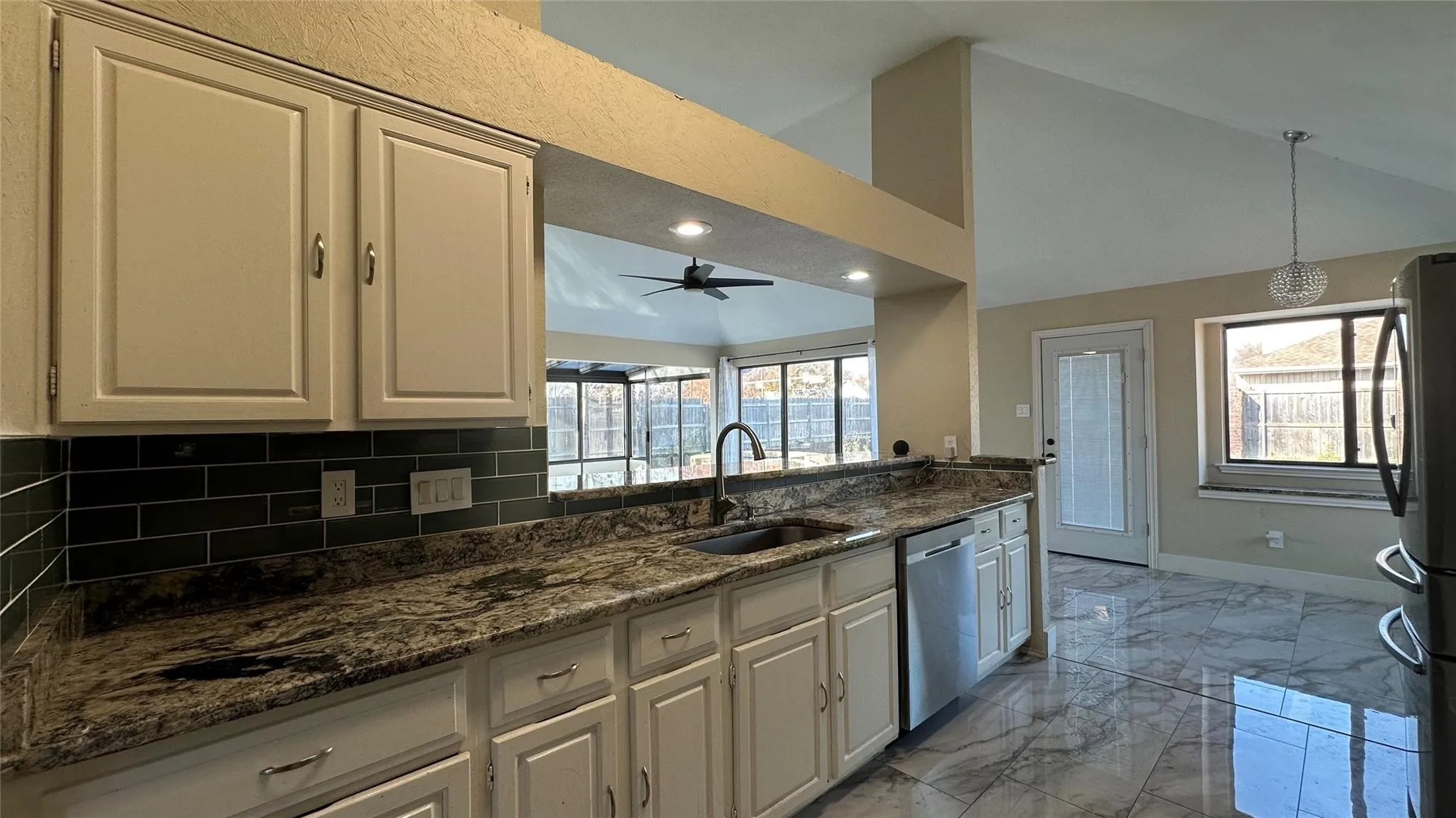 Single Family Residence For Rent in Collin County , 3925 Capricorn Court, Plano, Texas 75023, 3 Bedroom, 3 Bathroom, 2 Garage spaces, 2,297 Sqft, built in 1986, mls#21356113, Real Estate Agent in Plano, Homes For Rent in Collin county, Homes For Rent in Plano, Realtor in Plano Texas, Real Estate Brokerage Independent Realty Texas, Luminita Cordes Realtor