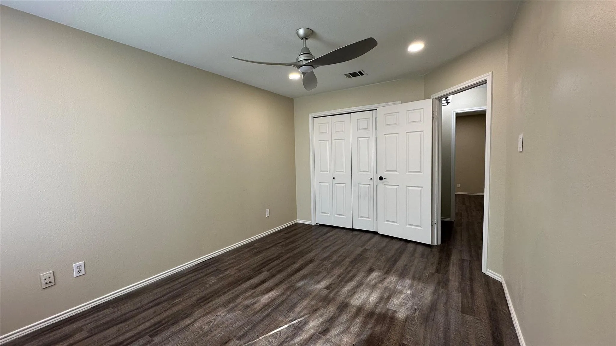 Single Family Residence For Rent in Collin County , 3925 Capricorn Court, Plano, Texas 75023, 3 Bedroom, 3 Bathroom, 2 Garage spaces, 2,297 Sqft, built in 1986, mls#21356113, Real Estate Agent in Plano, Homes For Rent in Collin county, Homes For Rent in Plano, Realtor in Plano Texas, Real Estate Brokerage Independent Realty Texas, Luminita Cordes Realtor