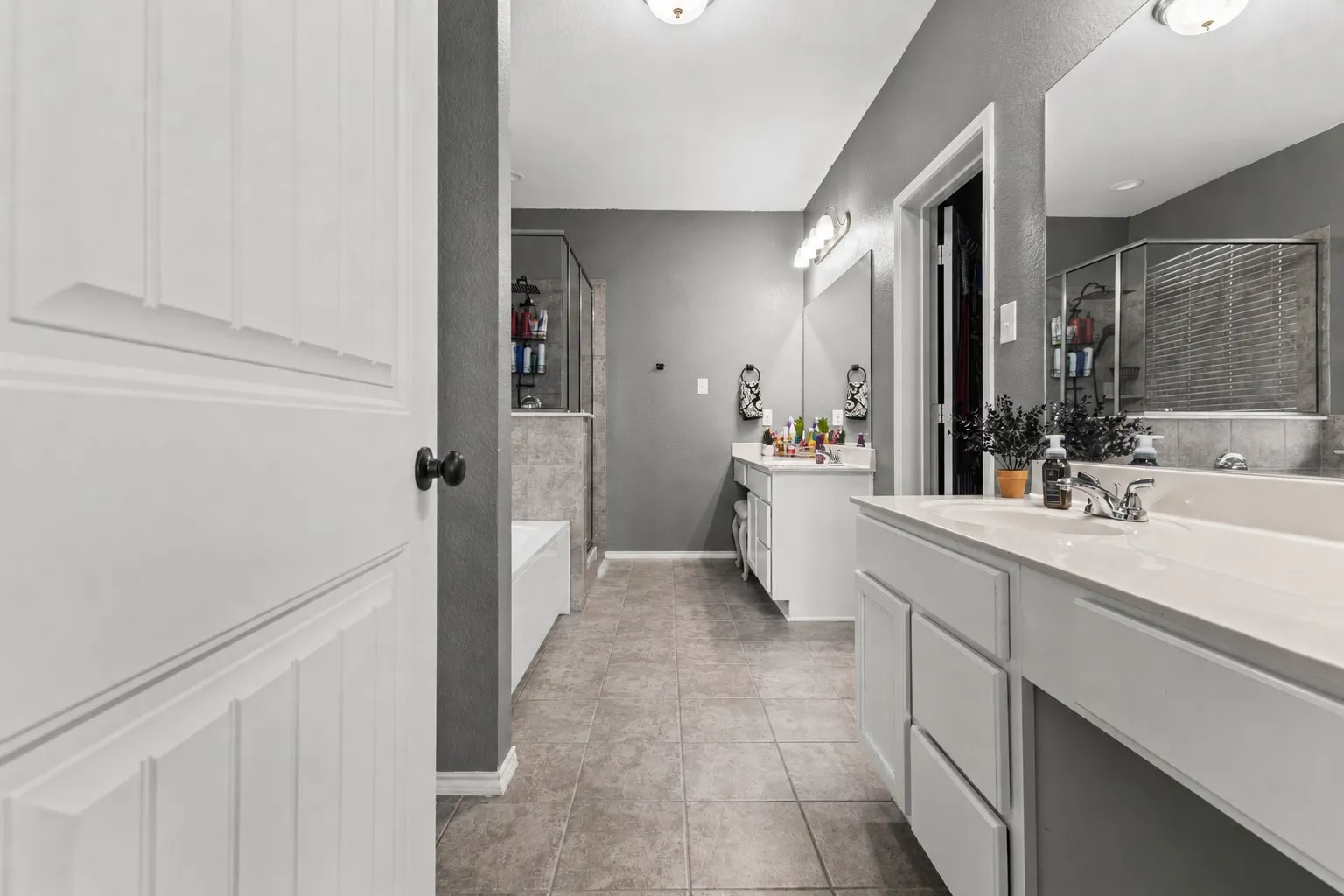 Single Family Residence For Sale in Ellis County , 227 Hackney Street, Waxahachie, Texas 75165, 3 Bedroom, 2 Bathroom, 2 Garage spaces, 2,360 Sqft, built in 2018, mls#21356406, Real Estate Agent in Waxahachie, Homes For Sale in Ellis county, Homes For Sale in Waxahachie, Realtor in Waxahachie Texas, Real Estate Brokerage Independent Realty Texas, Luminita Cordes Realtor