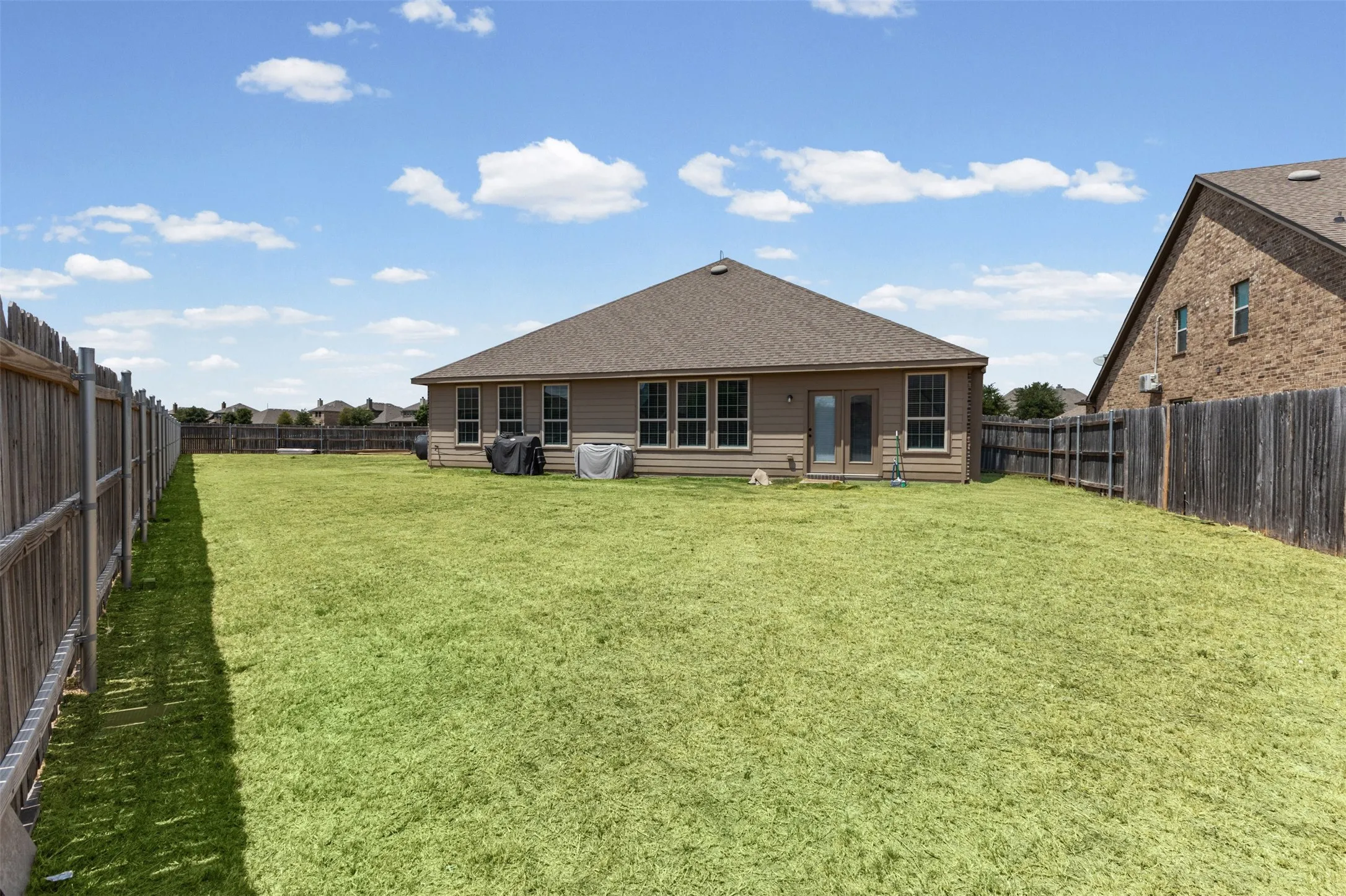 Single Family Residence For Sale in Ellis County , 227 Hackney Street, Waxahachie, Texas 75165, 3 Bedroom, 2 Bathroom, 2 Garage spaces, 2,360 Sqft, built in 2018, mls#21356406, Real Estate Agent in Waxahachie, Homes For Sale in Ellis county, Homes For Sale in Waxahachie, Realtor in Waxahachie Texas, Real Estate Brokerage Independent Realty Texas, Luminita Cordes Realtor