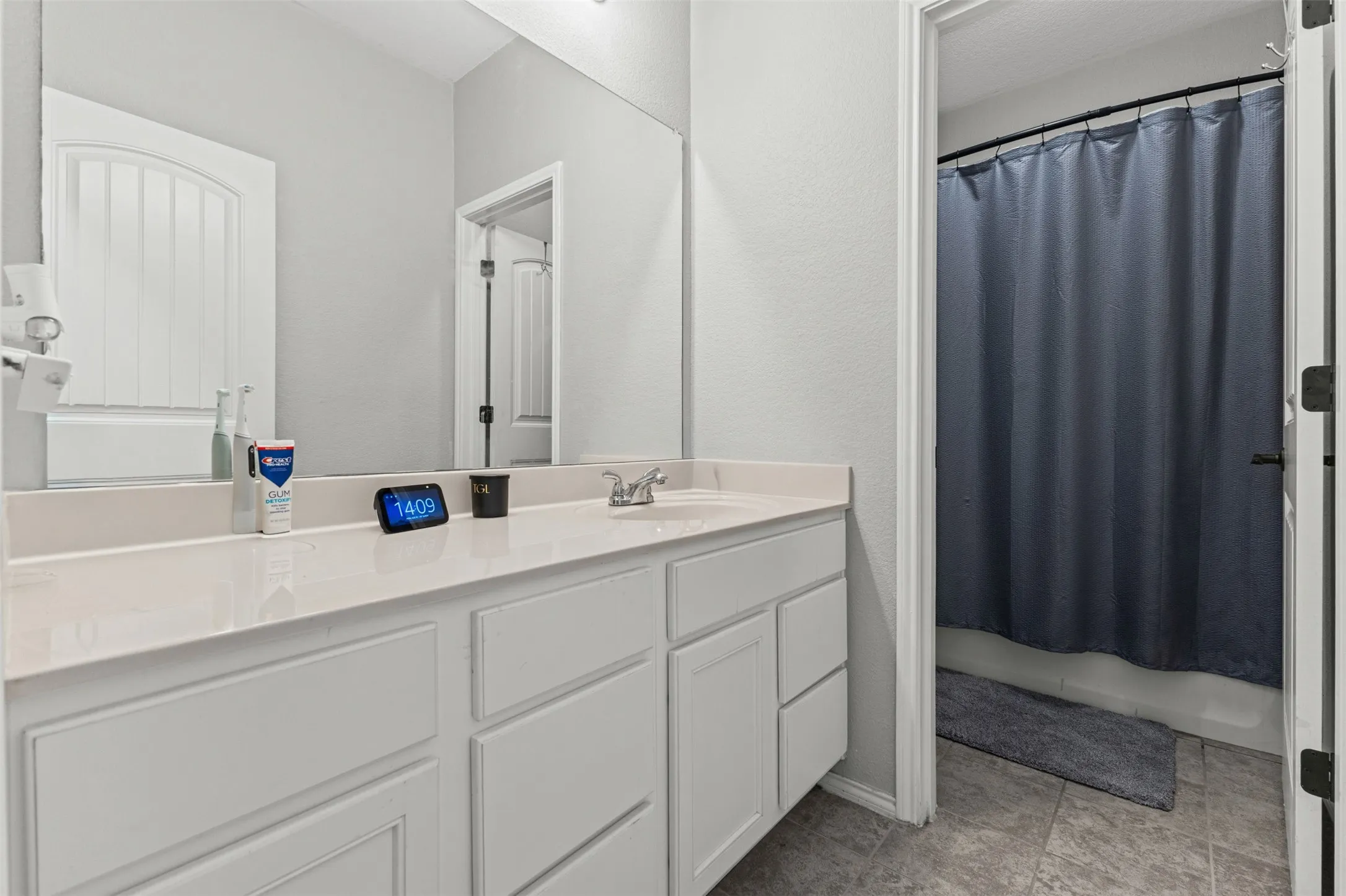 Single Family Residence For Sale in Ellis County , 227 Hackney Street, Waxahachie, Texas 75165, 3 Bedroom, 2 Bathroom, 2 Garage spaces, 2,360 Sqft, built in 2018, mls#21356406, Real Estate Agent in Waxahachie, Homes For Sale in Ellis county, Homes For Sale in Waxahachie, Realtor in Waxahachie Texas, Real Estate Brokerage Independent Realty Texas, Luminita Cordes Realtor
