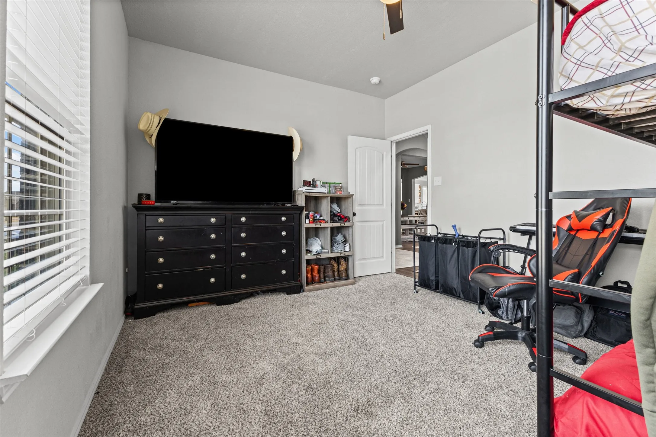 Single Family Residence For Sale in Ellis County , 227 Hackney Street, Waxahachie, Texas 75165, 3 Bedroom, 2 Bathroom, 2 Garage spaces, 2,360 Sqft, built in 2018, mls#21356406, Real Estate Agent in Waxahachie, Homes For Sale in Ellis county, Homes For Sale in Waxahachie, Realtor in Waxahachie Texas, Real Estate Brokerage Independent Realty Texas, Luminita Cordes Realtor