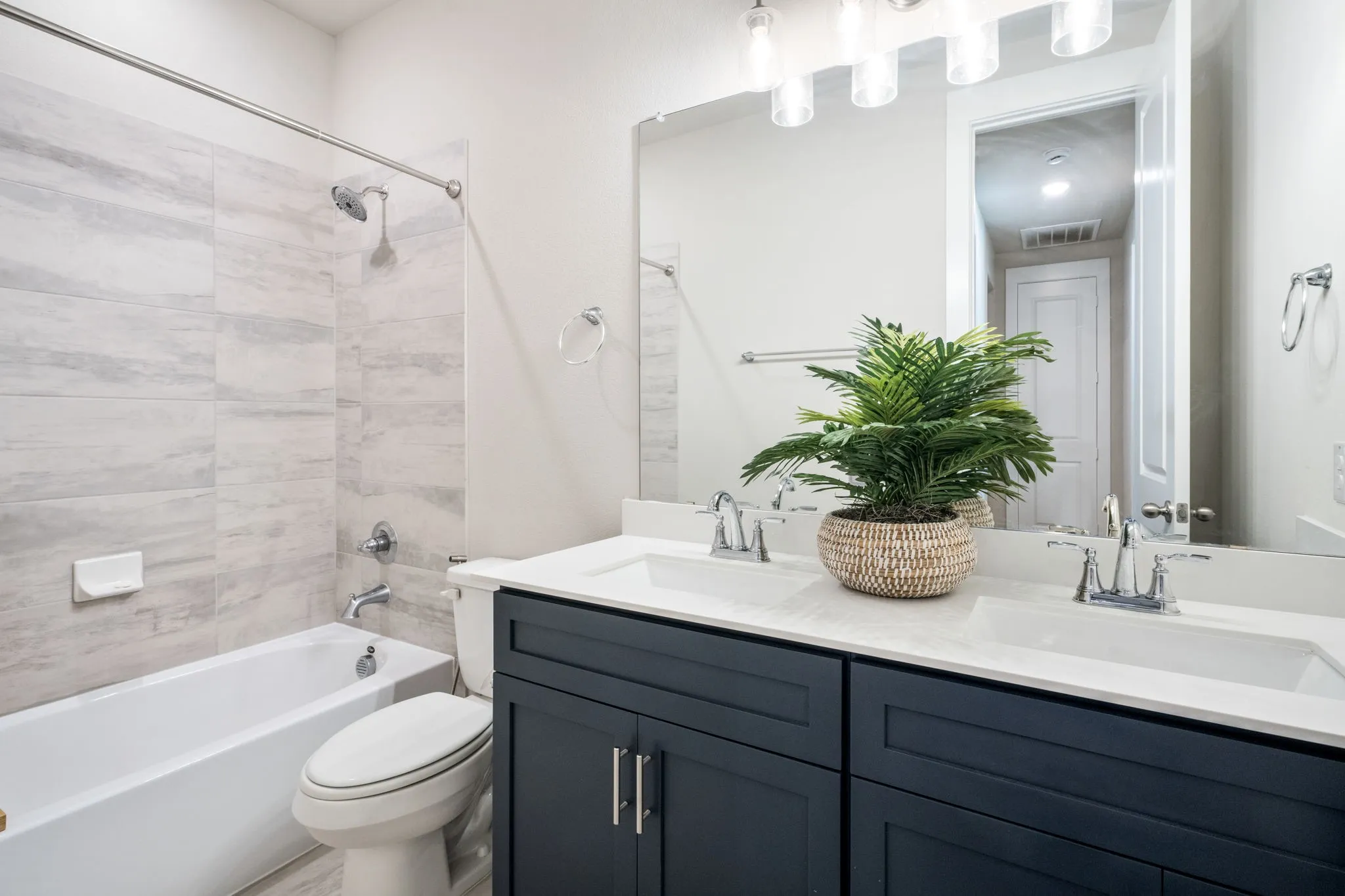 Single Family Residence For Sale in Collin County , 1429 Waterford Drive, Celina, Texas 75009, 3 Bedroom, 2 Bathroom, 2 Garage spaces, 1,515 Sqft, built in 2025, mls#21356535, Real Estate Agent in Celina, Homes For Sale in Collin county, Homes For Sale in Celina, Realtor in Celina Texas, Real Estate Brokerage Independent Realty Texas, Luminita Cordes Realtor