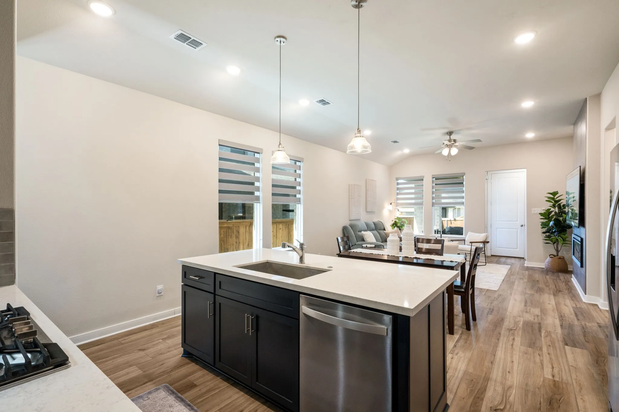 Single Family Residence For Sale in Collin County , 1429 Waterford Drive, Celina, Texas 75009, 3 Bedroom, 2 Bathroom, 2 Garage spaces, 1,515 Sqft, built in 2025, mls#21356535, Real Estate Agent in Celina, Homes For Sale in Collin county, Homes For Sale in Celina, Realtor in Celina Texas, Real Estate Brokerage Independent Realty Texas, Luminita Cordes Realtor