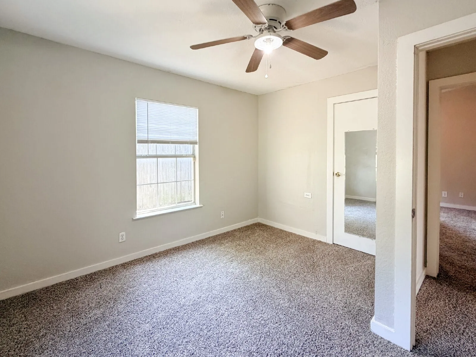Single Family Residence For Rent in Johnson County , 1705 N Robinson Street, Cleburne, Texas 76031, 3 Bedroom, 2 Bathroom, Garage spaces, 1,076 Sqft, built in 1946, Price $1,450, mls#21356536, Real Estate Agent in Cleburne, Homes For Rent in Johnson county, Homes For Rent in Cleburne, Realtor in Cleburne Texas, Real Estate Brokerage Independent Realty Texas, Luminita Cordes Realtor