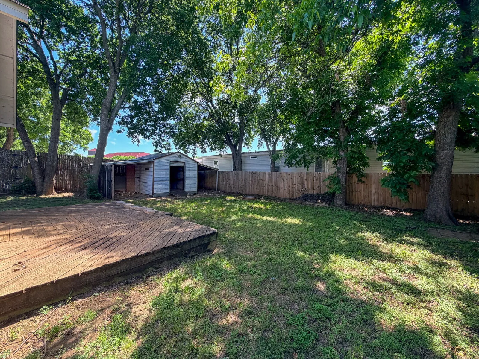 Single Family Residence For Rent in Johnson County , 1705 N Robinson Street, Cleburne, Texas 76031, 3 Bedroom, 2 Bathroom, Garage spaces, 1,076 Sqft, built in 1946, Price $1,450, mls#21356536, Real Estate Agent in Cleburne, Homes For Rent in Johnson county, Homes For Rent in Cleburne, Realtor in Cleburne Texas, Real Estate Brokerage Independent Realty Texas, Luminita Cordes Realtor