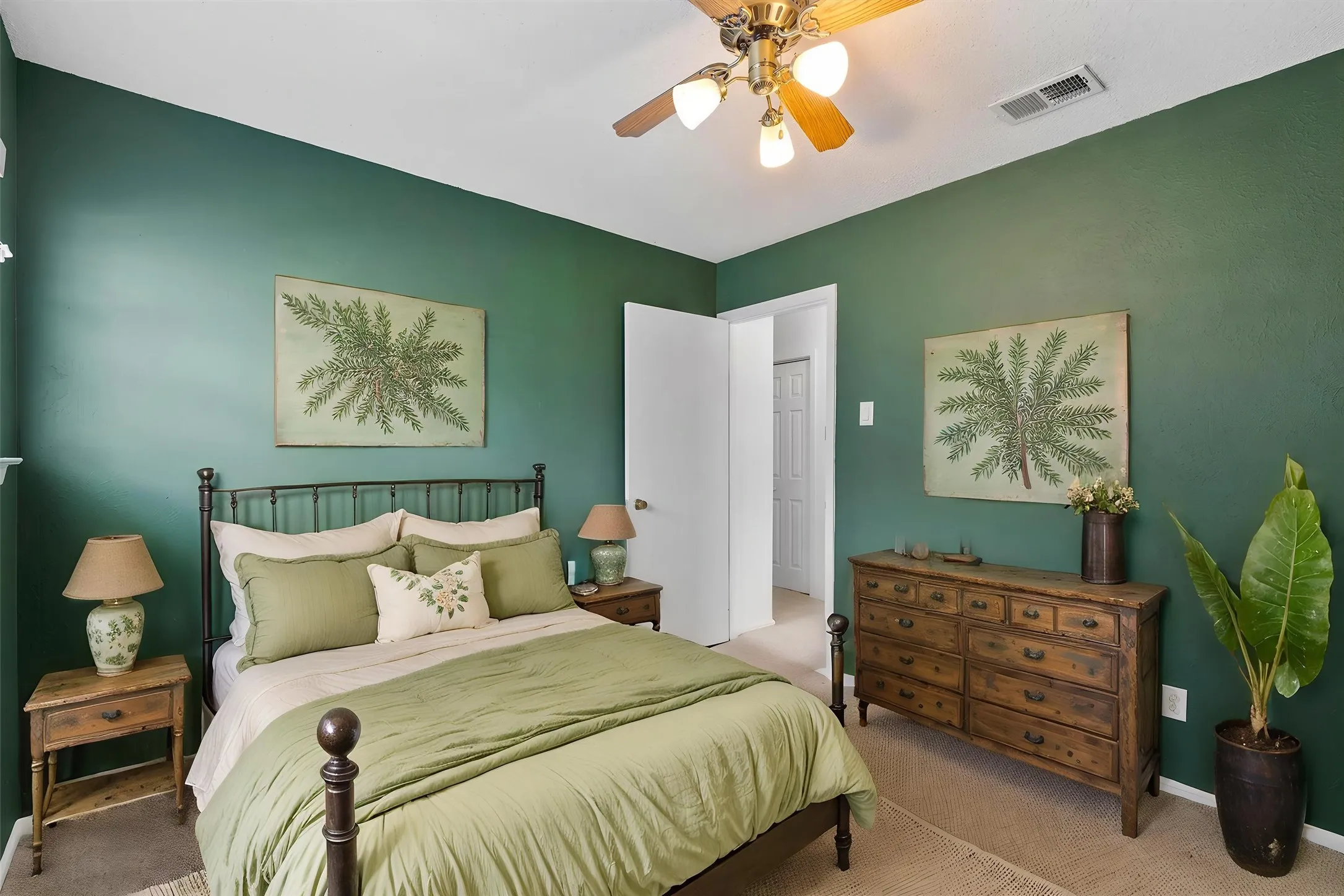 Single Family Residence For Sale in Dallas County , 1804 Westwood Circle, Carrollton, Texas 75006, 3 Bedroom, 2 Bathroom, 2 Garage spaces, 1,363 Sqft, built in 1969, mls#21356481, Real Estate Agent in Carrollton, Homes For Sale in Dallas county, Homes For Sale in Carrollton, Realtor in Carrollton Texas, Real Estate Brokerage Independent Realty Texas, Luminita Cordes Realtor