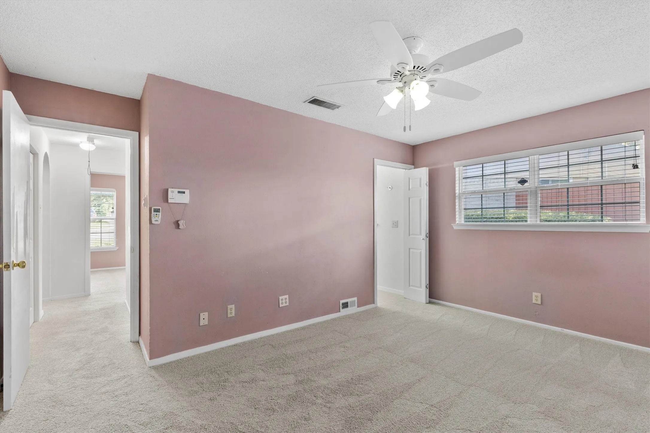 Single Family Residence For Sale in Dallas County , 1804 Westwood Circle, Carrollton, Texas 75006, 3 Bedroom, 2 Bathroom, 2 Garage spaces, 1,363 Sqft, built in 1969, mls#21356481, Real Estate Agent in Carrollton, Homes For Sale in Dallas county, Homes For Sale in Carrollton, Realtor in Carrollton Texas, Real Estate Brokerage Independent Realty Texas, Luminita Cordes Realtor