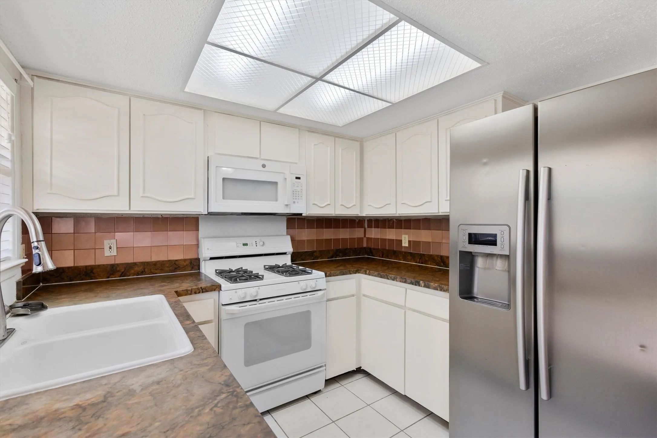 Single Family Residence For Sale in Dallas County , 1804 Westwood Circle, Carrollton, Texas 75006, 3 Bedroom, 2 Bathroom, 2 Garage spaces, 1,363 Sqft, built in 1969, mls#21356481, Real Estate Agent in Carrollton, Homes For Sale in Dallas county, Homes For Sale in Carrollton, Realtor in Carrollton Texas, Real Estate Brokerage Independent Realty Texas, Luminita Cordes Realtor
