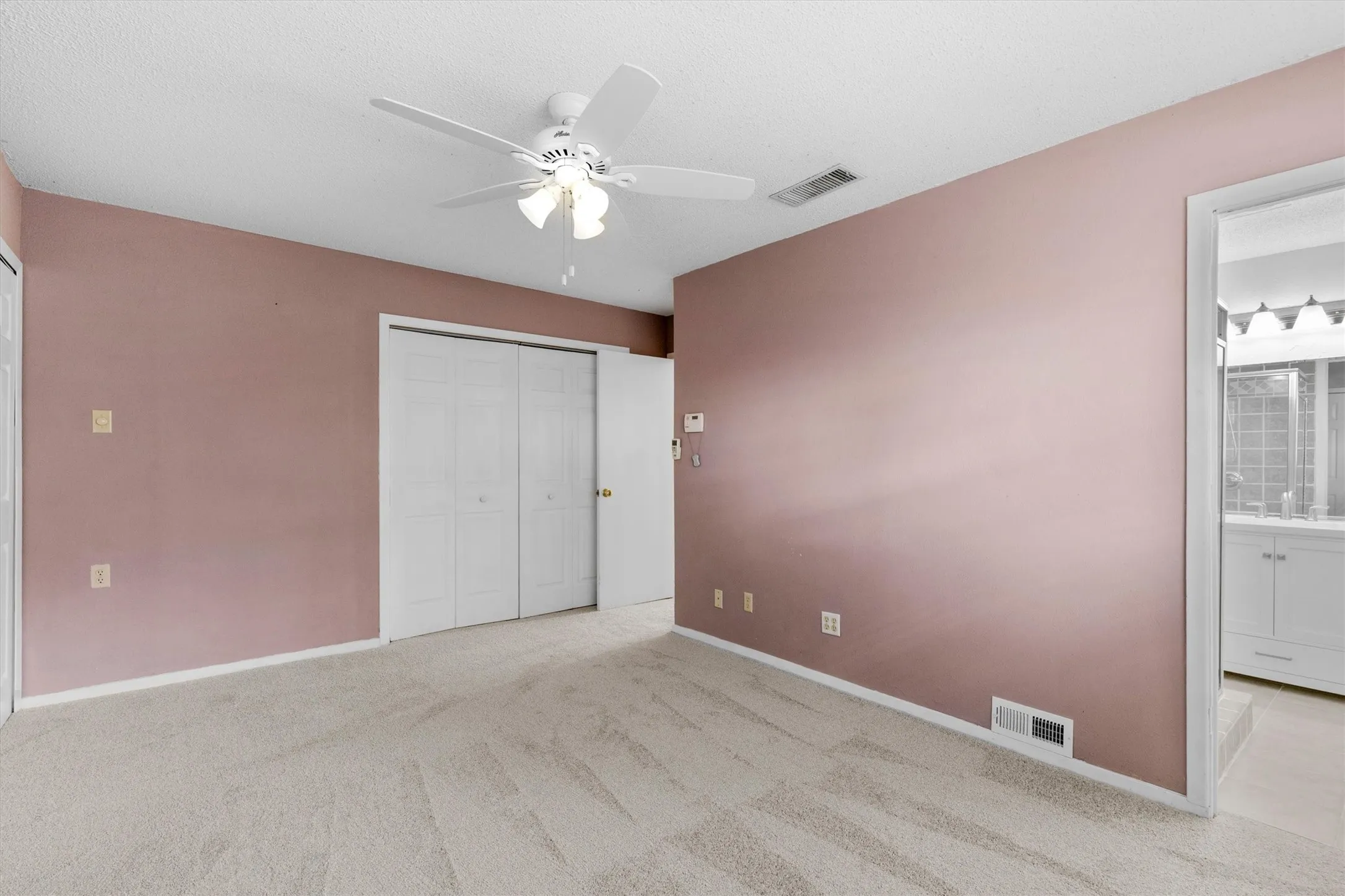 Single Family Residence For Sale in Dallas County , 1804 Westwood Circle, Carrollton, Texas 75006, 3 Bedroom, 2 Bathroom, 2 Garage spaces, 1,363 Sqft, built in 1969, mls#21356481, Real Estate Agent in Carrollton, Homes For Sale in Dallas county, Homes For Sale in Carrollton, Realtor in Carrollton Texas, Real Estate Brokerage Independent Realty Texas, Luminita Cordes Realtor