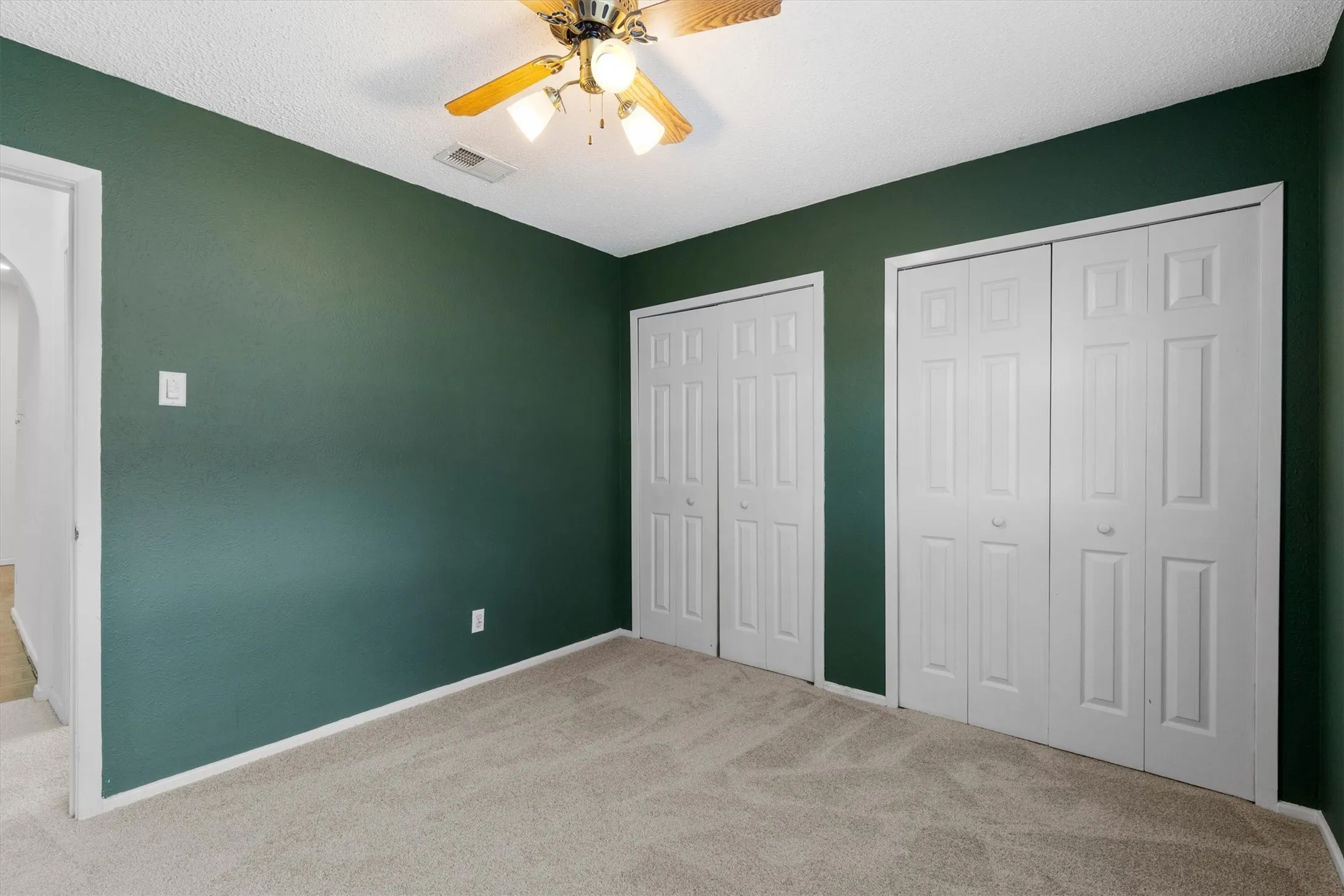 Single Family Residence For Sale in Dallas County , 1804 Westwood Circle, Carrollton, Texas 75006, 3 Bedroom, 2 Bathroom, 2 Garage spaces, 1,363 Sqft, built in 1969, mls#21356481, Real Estate Agent in Carrollton, Homes For Sale in Dallas county, Homes For Sale in Carrollton, Realtor in Carrollton Texas, Real Estate Brokerage Independent Realty Texas, Luminita Cordes Realtor