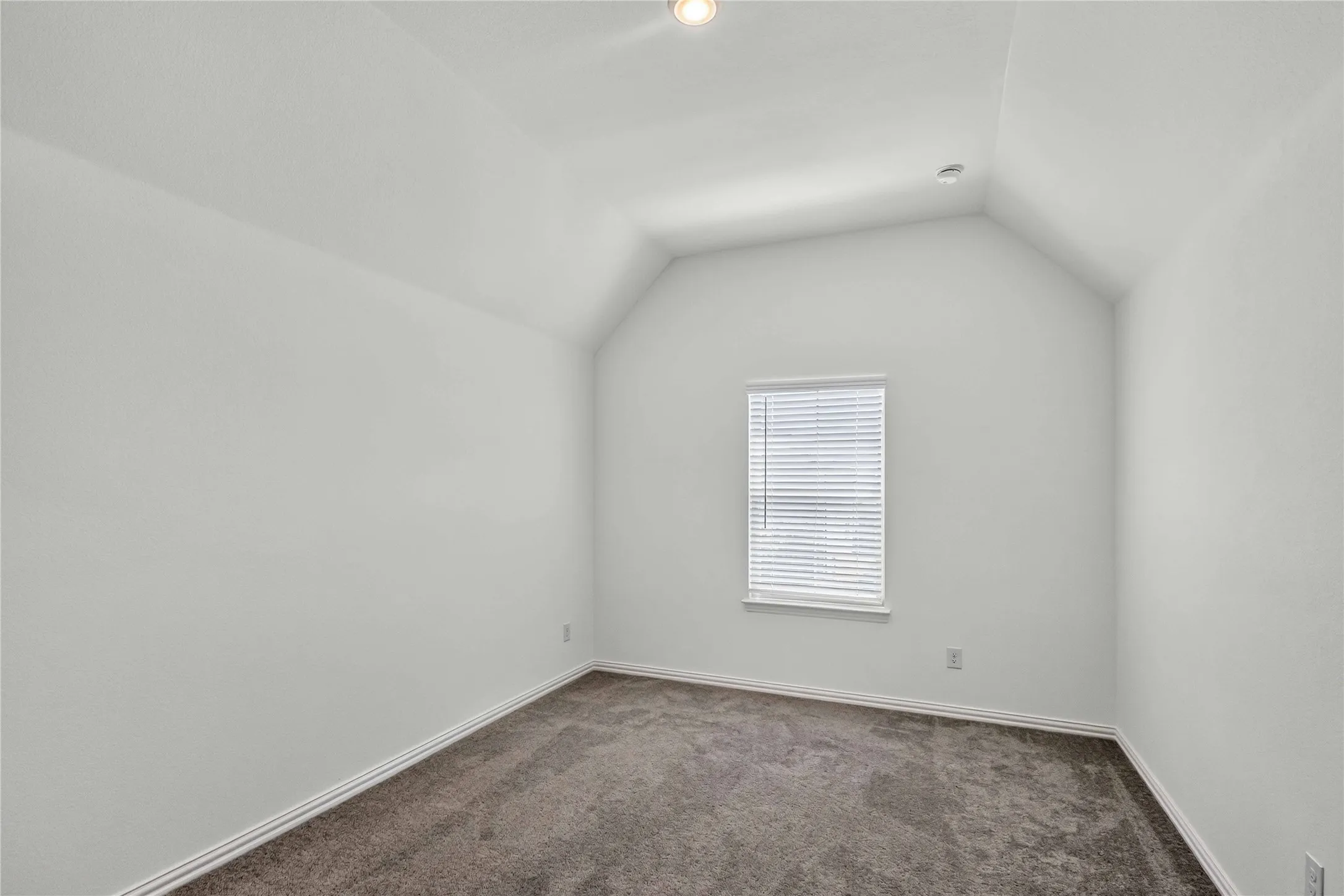 Single Family Residence For Rent in Collin County , 1308 Ladys Mantle Way, Celina, Texas 75078, 4 Bedroom, 3 Bathroom, 2 Garage spaces, 2,975 Sqft, built in 2023, mls#21356491, Real Estate Agent in Celina, Homes For Rent in Collin county, Homes For Rent in Celina, Realtor in Celina Texas, Real Estate Brokerage Independent Realty Texas, Luminita Cordes Realtor