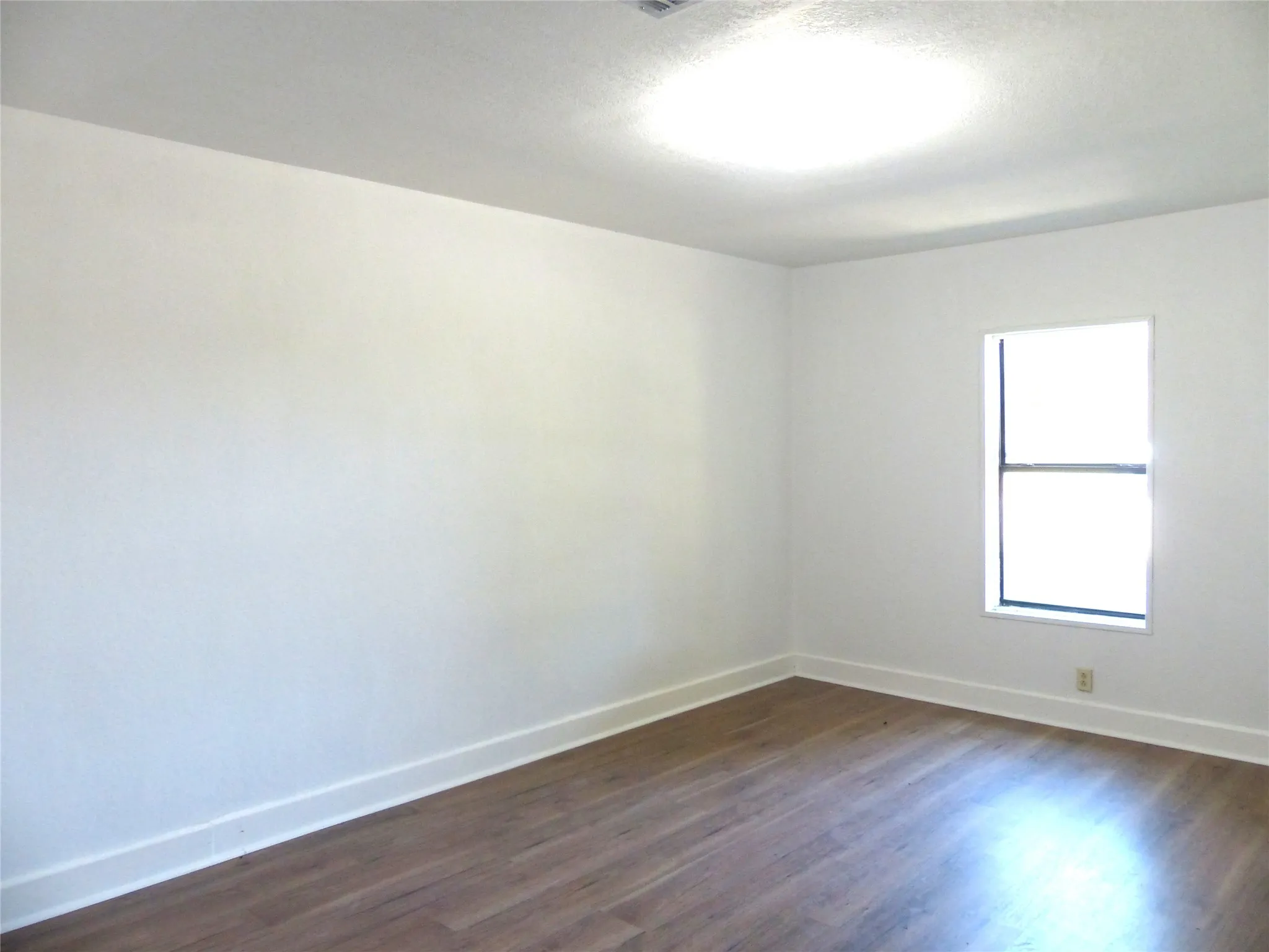 Single Family Residence For Sale in Mc Culloch County , 115 South Street, Brady, Texas 76825, 3 Bedroom, 1 Bathroom, Garage spaces, 1,242 Sqft, built in 1980, Price $147,000, mls#21356545, Real Estate Agent in Brady, Homes For Sale in Mc Culloch county, Homes For Sale in Brady, Realtor in Brady Texas, Real Estate Brokerage Independent Realty Texas, Luminita Cordes Realtor