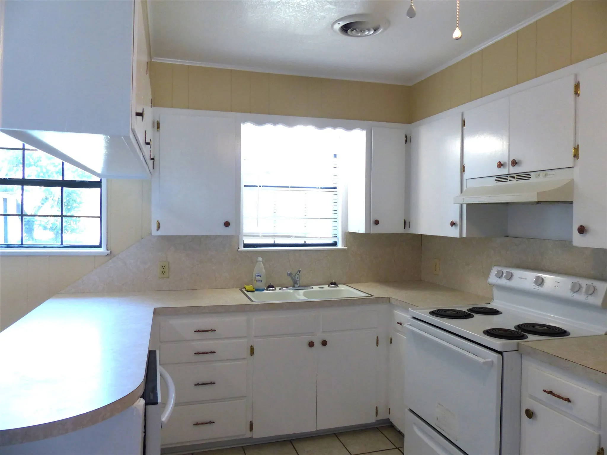 Single Family Residence For Sale in Mc Culloch County , 115 South Street, Brady, Texas 76825, 3 Bedroom, 1 Bathroom, Garage spaces, 1,242 Sqft, built in 1980, Price $147,000, mls#21356545, Real Estate Agent in Brady, Homes For Sale in Mc Culloch county, Homes For Sale in Brady, Realtor in Brady Texas, Real Estate Brokerage Independent Realty Texas, Luminita Cordes Realtor