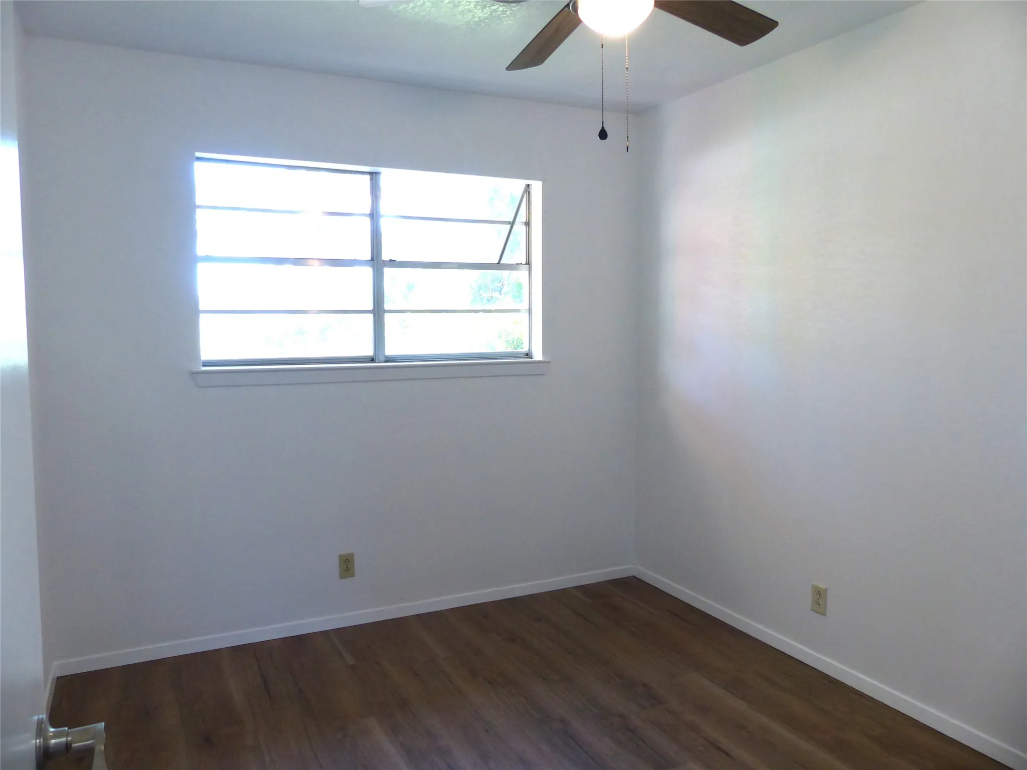 Single Family Residence For Sale in Mc Culloch County , 115 South Street, Brady, Texas 76825, 3 Bedroom, 1 Bathroom, Garage spaces, 1,242 Sqft, built in 1980, Price $147,000, mls#21356545, Real Estate Agent in Brady, Homes For Sale in Mc Culloch county, Homes For Sale in Brady, Realtor in Brady Texas, Real Estate Brokerage Independent Realty Texas, Luminita Cordes Realtor