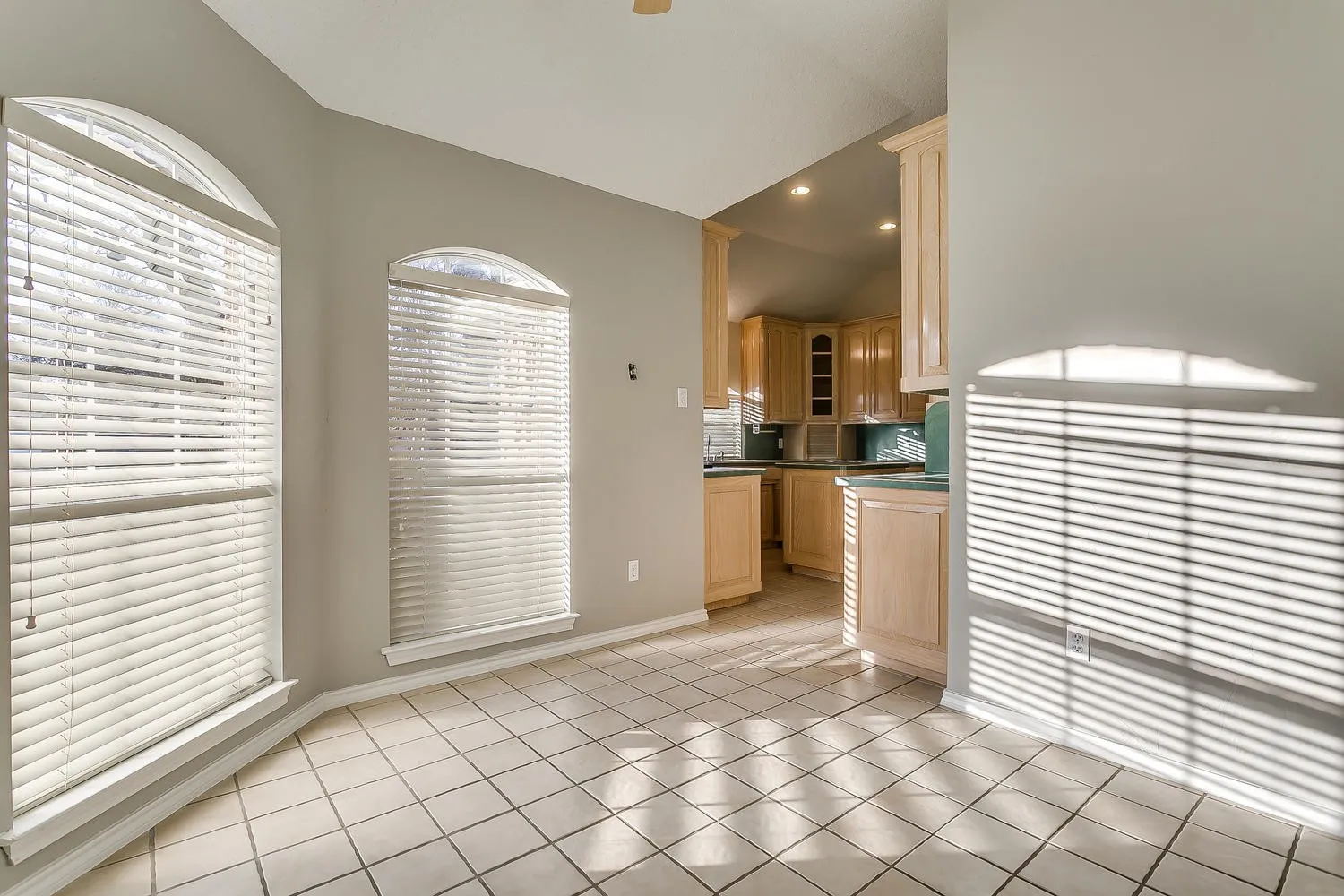 Single Family Residence For Sale in Johnson County , 901 Evandale Road, Burleson, Texas 76028, 3 Bedroom, 2 Bathroom, 2 Garage spaces, 1,976 Sqft, built in 1995, mls#21355376, Real Estate Agent in Burleson, Homes For Sale in Johnson county, Homes For Sale in Burleson, Realtor in Burleson Texas, Real Estate Brokerage Independent Realty Texas, Luminita Cordes Realtor