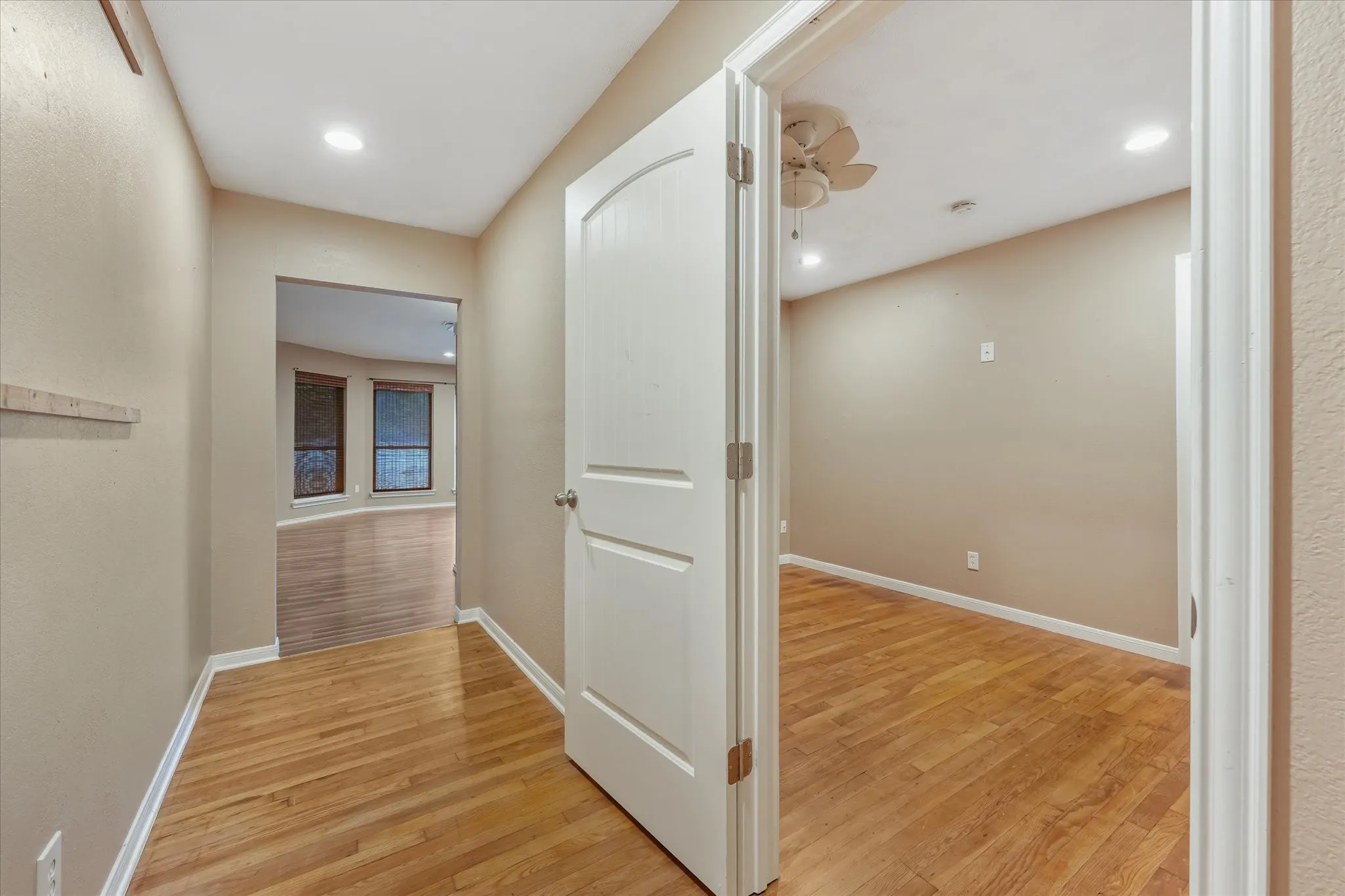 Single Family Residence For Sale in Hunt County , 5605 New Haven Street, Greenville, Texas 75402, 5 Bedroom, 3 Bathroom, Garage spaces, 2,574 Sqft, built in 1975, mls#21356552, Real Estate Agent in Greenville, Homes For Sale in Hunt county, Homes For Sale in Greenville, Realtor in Greenville Texas, Real Estate Brokerage Independent Realty Texas, Luminita Cordes Realtor