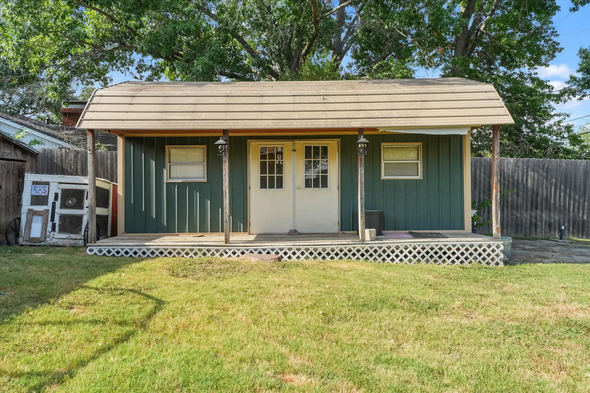 Single Family Residence For Sale in Hunt County , 5605 New Haven Street, Greenville, Texas 75402, 5 Bedroom, 3 Bathroom, Garage spaces, 2,574 Sqft, built in 1975, mls#21356552, Real Estate Agent in Greenville, Homes For Sale in Hunt county, Homes For Sale in Greenville, Realtor in Greenville Texas, Real Estate Brokerage Independent Realty Texas, Luminita Cordes Realtor