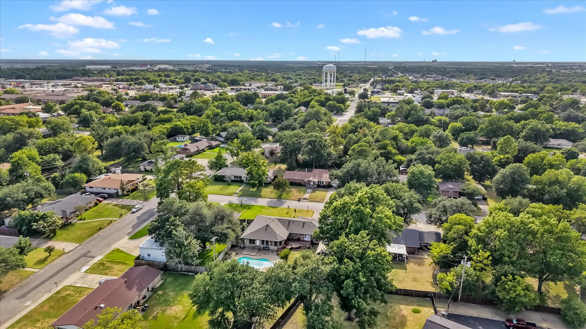 Single Family Residence For Sale in Hunt County , 5605 New Haven Street, Greenville, Texas 75402, 5 Bedroom, 3 Bathroom, Garage spaces, 2,574 Sqft, built in 1975, mls#21356552, Real Estate Agent in Greenville, Homes For Sale in Hunt county, Homes For Sale in Greenville, Realtor in Greenville Texas, Real Estate Brokerage Independent Realty Texas, Luminita Cordes Realtor