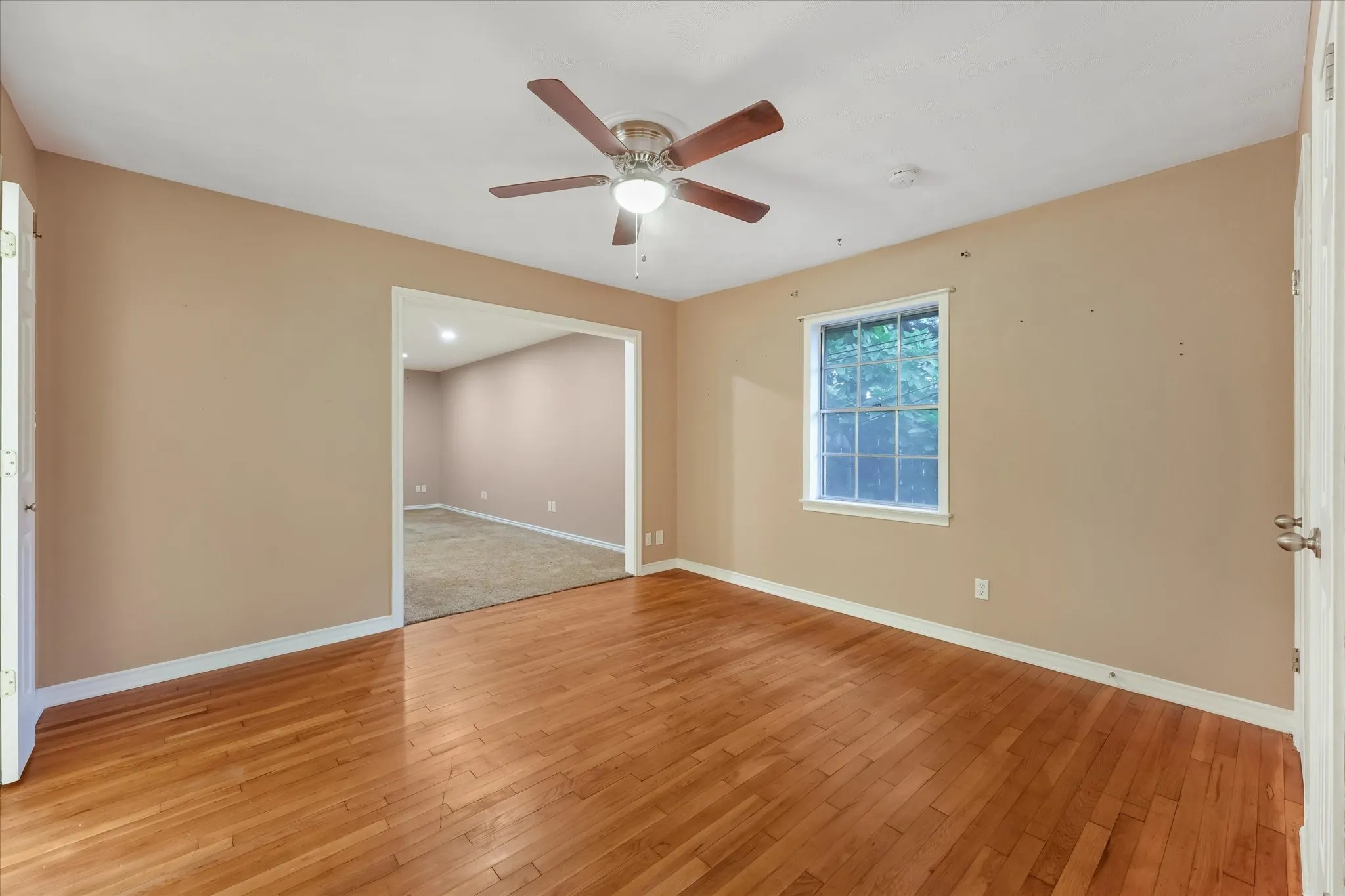 Single Family Residence For Sale in Hunt County , 5605 New Haven Street, Greenville, Texas 75402, 5 Bedroom, 3 Bathroom, Garage spaces, 2,574 Sqft, built in 1975, mls#21356552, Real Estate Agent in Greenville, Homes For Sale in Hunt county, Homes For Sale in Greenville, Realtor in Greenville Texas, Real Estate Brokerage Independent Realty Texas, Luminita Cordes Realtor