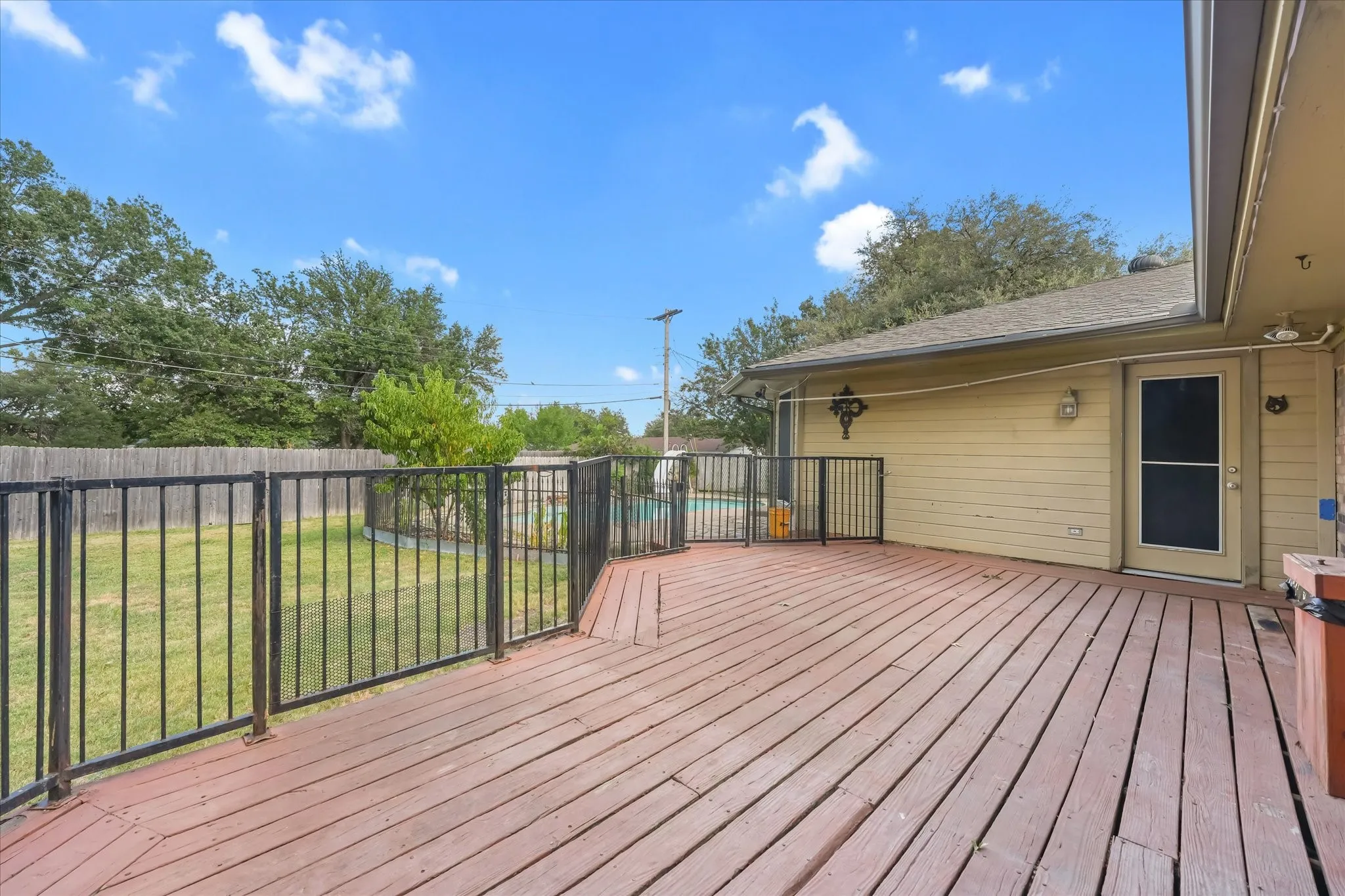 Single Family Residence For Sale in Hunt County , 5605 New Haven Street, Greenville, Texas 75402, 5 Bedroom, 3 Bathroom, Garage spaces, 2,574 Sqft, built in 1975, mls#21356552, Real Estate Agent in Greenville, Homes For Sale in Hunt county, Homes For Sale in Greenville, Realtor in Greenville Texas, Real Estate Brokerage Independent Realty Texas, Luminita Cordes Realtor