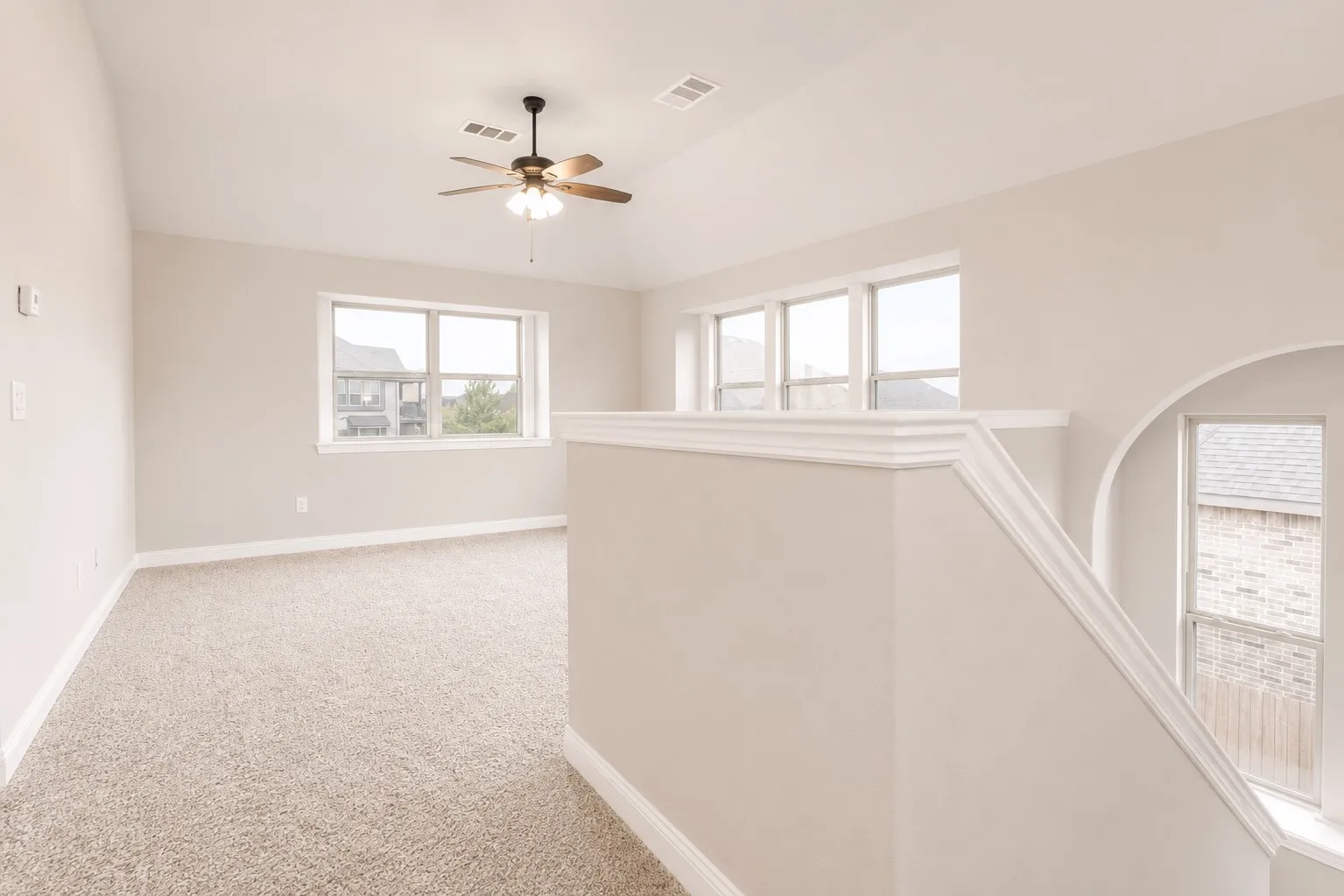 Single Family Residence For Sale in Ellis County , 512 Strait Lane, Waxahachie, Texas 75165, 4 Bedroom, 3 Bathroom, 2 Garage spaces, 2,766 Sqft, built in 2018, mls#21344438, Real Estate Agent in Waxahachie, Homes For Sale in Ellis county, Homes For Sale in Waxahachie, Realtor in Waxahachie Texas, Real Estate Brokerage Independent Realty Texas, Luminita Cordes Realtor