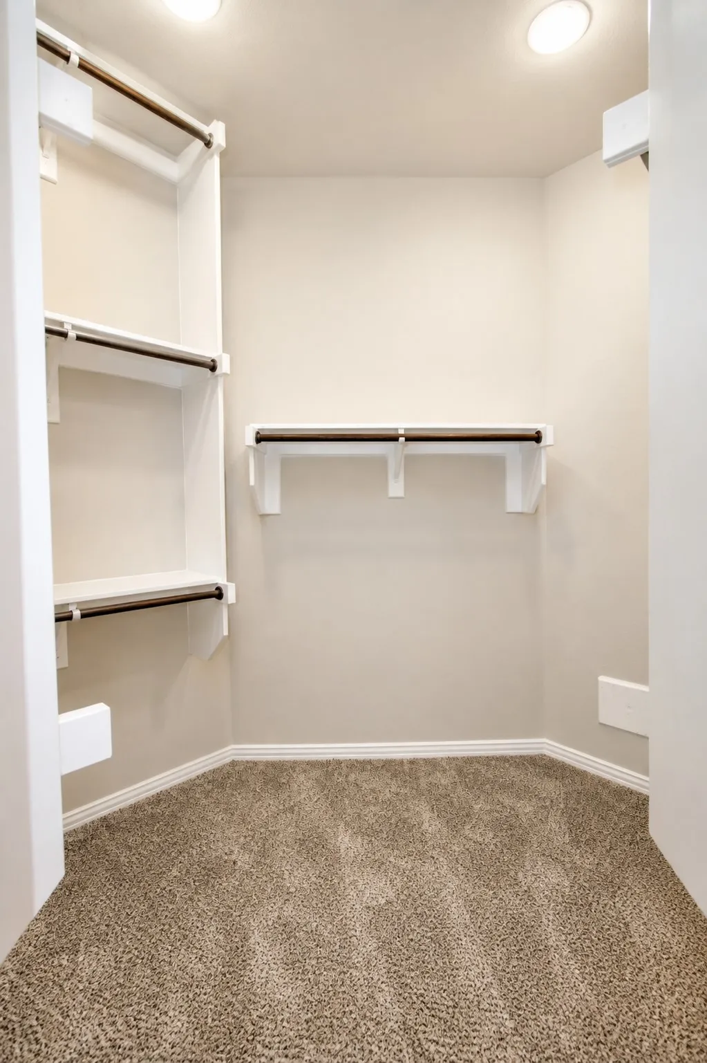 Single Family Residence For Sale in Ellis County , 512 Strait Lane, Waxahachie, Texas 75165, 4 Bedroom, 3 Bathroom, 2 Garage spaces, 2,766 Sqft, built in 2018, mls#21344438, Real Estate Agent in Waxahachie, Homes For Sale in Ellis county, Homes For Sale in Waxahachie, Realtor in Waxahachie Texas, Real Estate Brokerage Independent Realty Texas, Luminita Cordes Realtor
