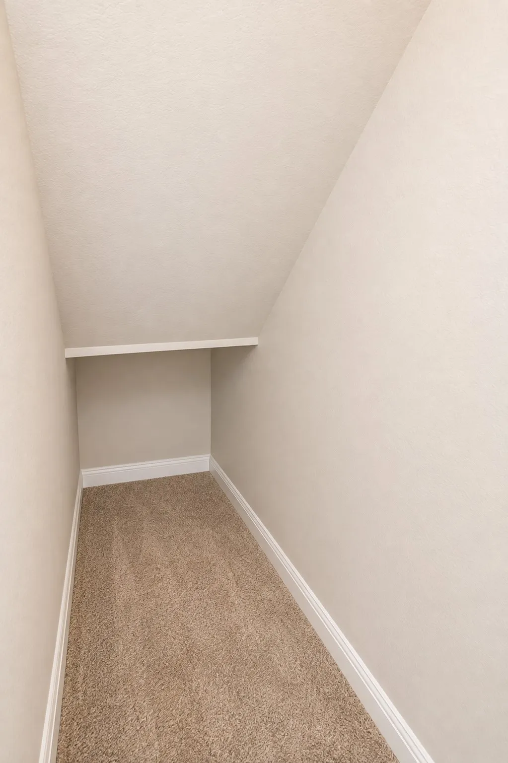 Single Family Residence For Sale in Ellis County , 512 Strait Lane, Waxahachie, Texas 75165, 4 Bedroom, 3 Bathroom, 2 Garage spaces, 2,766 Sqft, built in 2018, mls#21344438, Real Estate Agent in Waxahachie, Homes For Sale in Ellis county, Homes For Sale in Waxahachie, Realtor in Waxahachie Texas, Real Estate Brokerage Independent Realty Texas, Luminita Cordes Realtor