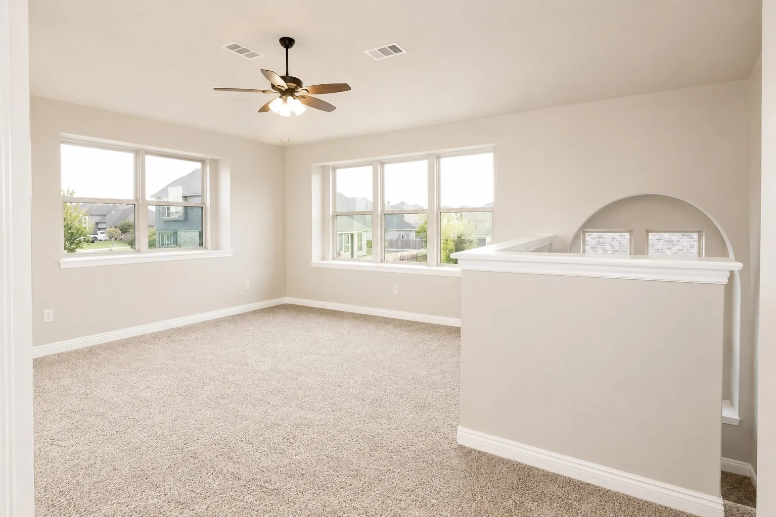 Single Family Residence For Sale in Ellis County , 512 Strait Lane, Waxahachie, Texas 75165, 4 Bedroom, 3 Bathroom, 2 Garage spaces, 2,766 Sqft, built in 2018, mls#21344438, Real Estate Agent in Waxahachie, Homes For Sale in Ellis county, Homes For Sale in Waxahachie, Realtor in Waxahachie Texas, Real Estate Brokerage Independent Realty Texas, Luminita Cordes Realtor