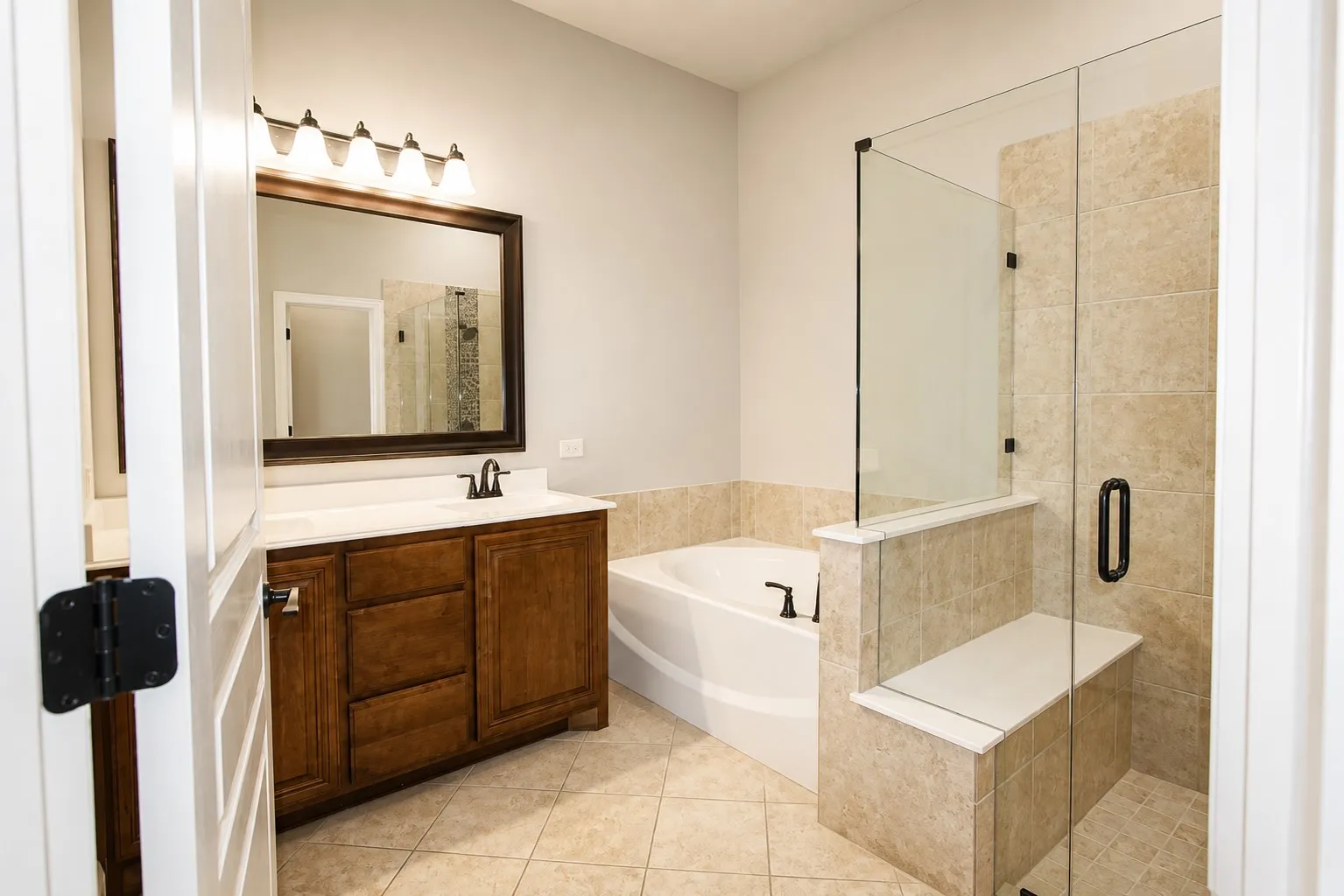 Single Family Residence For Sale in Ellis County , 512 Strait Lane, Waxahachie, Texas 75165, 4 Bedroom, 3 Bathroom, 2 Garage spaces, 2,766 Sqft, built in 2018, mls#21344438, Real Estate Agent in Waxahachie, Homes For Sale in Ellis county, Homes For Sale in Waxahachie, Realtor in Waxahachie Texas, Real Estate Brokerage Independent Realty Texas, Luminita Cordes Realtor