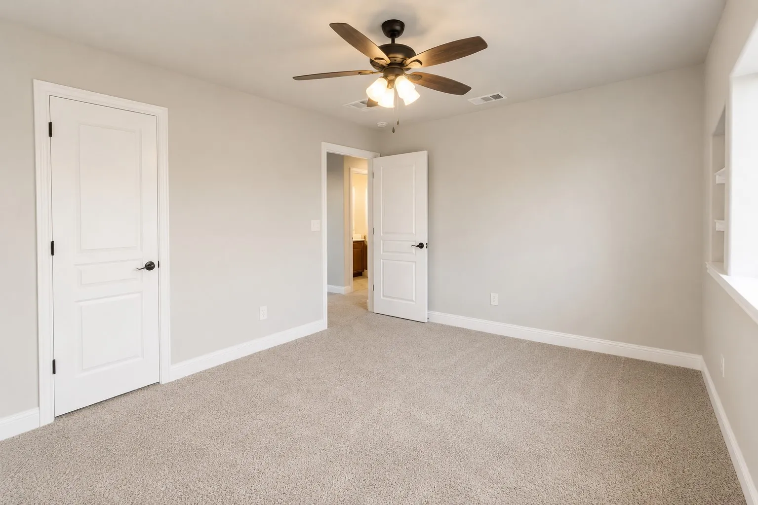 Single Family Residence For Sale in Ellis County , 512 Strait Lane, Waxahachie, Texas 75165, 4 Bedroom, 3 Bathroom, 2 Garage spaces, 2,766 Sqft, built in 2018, mls#21344438, Real Estate Agent in Waxahachie, Homes For Sale in Ellis county, Homes For Sale in Waxahachie, Realtor in Waxahachie Texas, Real Estate Brokerage Independent Realty Texas, Luminita Cordes Realtor
