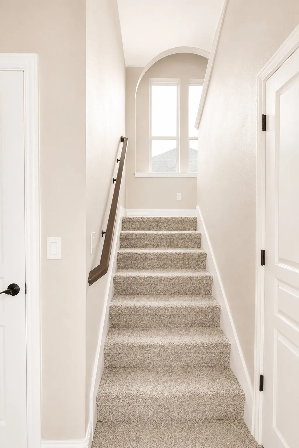 Single Family Residence For Sale in Ellis County , 512 Strait Lane, Waxahachie, Texas 75165, 4 Bedroom, 3 Bathroom, 2 Garage spaces, 2,766 Sqft, built in 2018, mls#21344438, Real Estate Agent in Waxahachie, Homes For Sale in Ellis county, Homes For Sale in Waxahachie, Realtor in Waxahachie Texas, Real Estate Brokerage Independent Realty Texas, Luminita Cordes Realtor