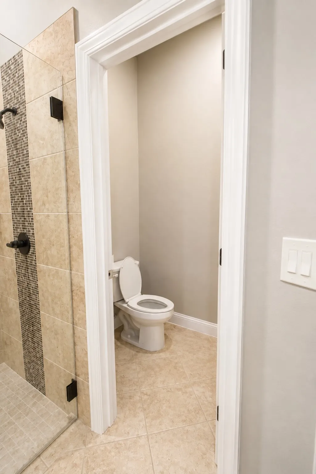 Single Family Residence For Sale in Ellis County , 512 Strait Lane, Waxahachie, Texas 75165, 4 Bedroom, 3 Bathroom, 2 Garage spaces, 2,766 Sqft, built in 2018, mls#21344438, Real Estate Agent in Waxahachie, Homes For Sale in Ellis county, Homes For Sale in Waxahachie, Realtor in Waxahachie Texas, Real Estate Brokerage Independent Realty Texas, Luminita Cordes Realtor