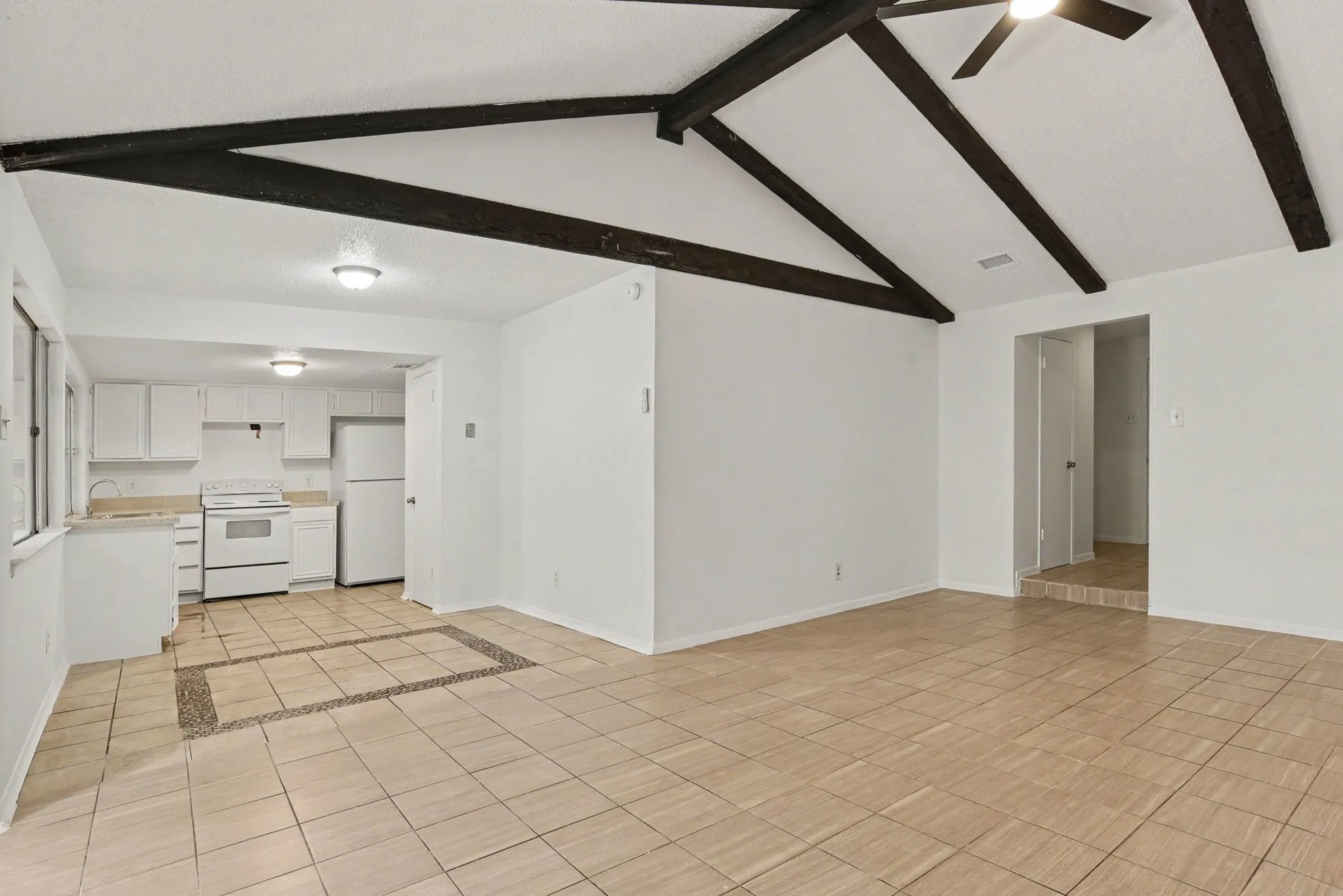 Single Family Residence For Sale in Dallas County , 714 Trend Drive, Garland, Texas 75043, 3 Bedroom, 2 Bathroom, 2 Garage spaces, 1,190 Sqft, built in 1971, mls#21350441, Real Estate Agent in Garland, Homes For Sale in Dallas county, Homes For Sale in Garland, Realtor in Garland Texas, Real Estate Brokerage Independent Realty Texas, Luminita Cordes Realtor