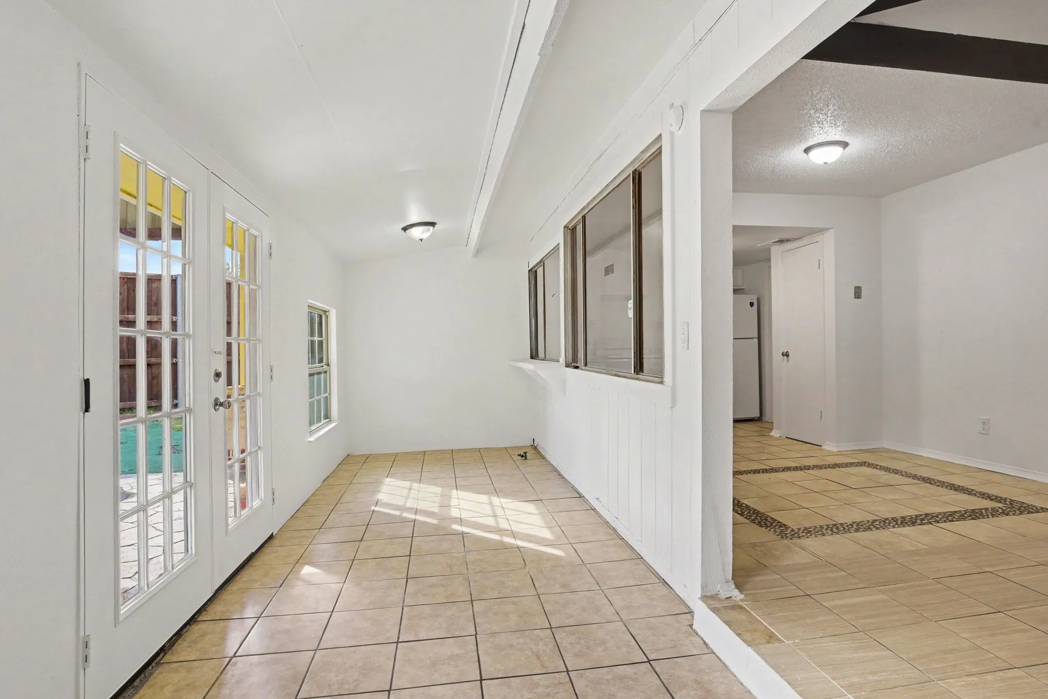 Single Family Residence For Sale in Dallas County , 714 Trend Drive, Garland, Texas 75043, 3 Bedroom, 2 Bathroom, 2 Garage spaces, 1,190 Sqft, built in 1971, mls#21350441, Real Estate Agent in Garland, Homes For Sale in Dallas county, Homes For Sale in Garland, Realtor in Garland Texas, Real Estate Brokerage Independent Realty Texas, Luminita Cordes Realtor