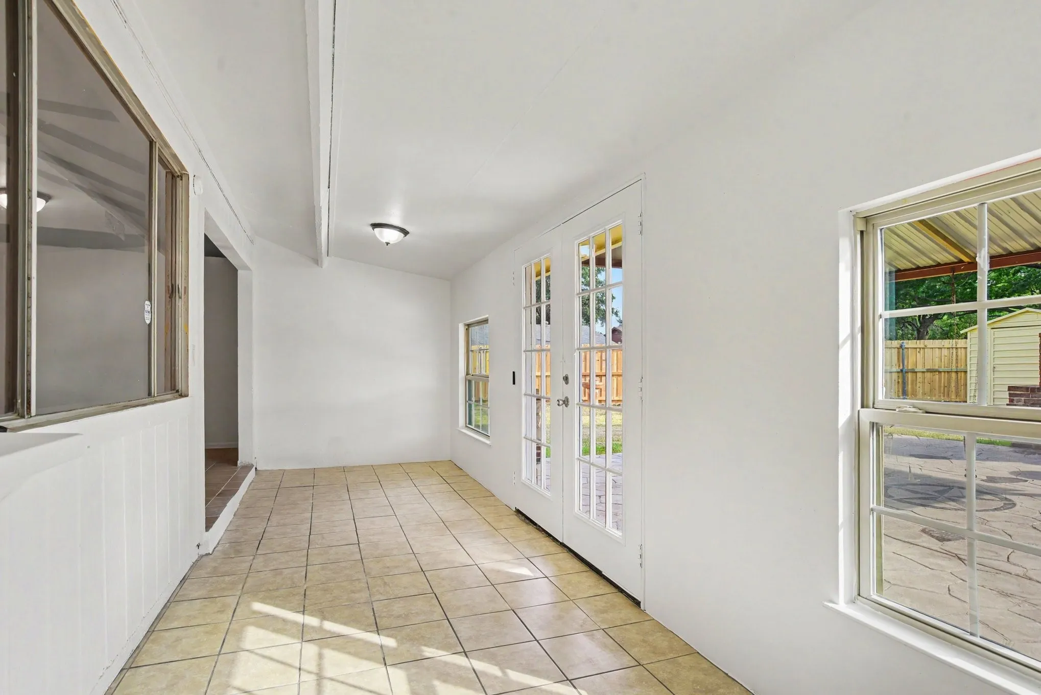 Single Family Residence For Sale in Dallas County , 714 Trend Drive, Garland, Texas 75043, 3 Bedroom, 2 Bathroom, 2 Garage spaces, 1,190 Sqft, built in 1971, mls#21350441, Real Estate Agent in Garland, Homes For Sale in Dallas county, Homes For Sale in Garland, Realtor in Garland Texas, Real Estate Brokerage Independent Realty Texas, Luminita Cordes Realtor