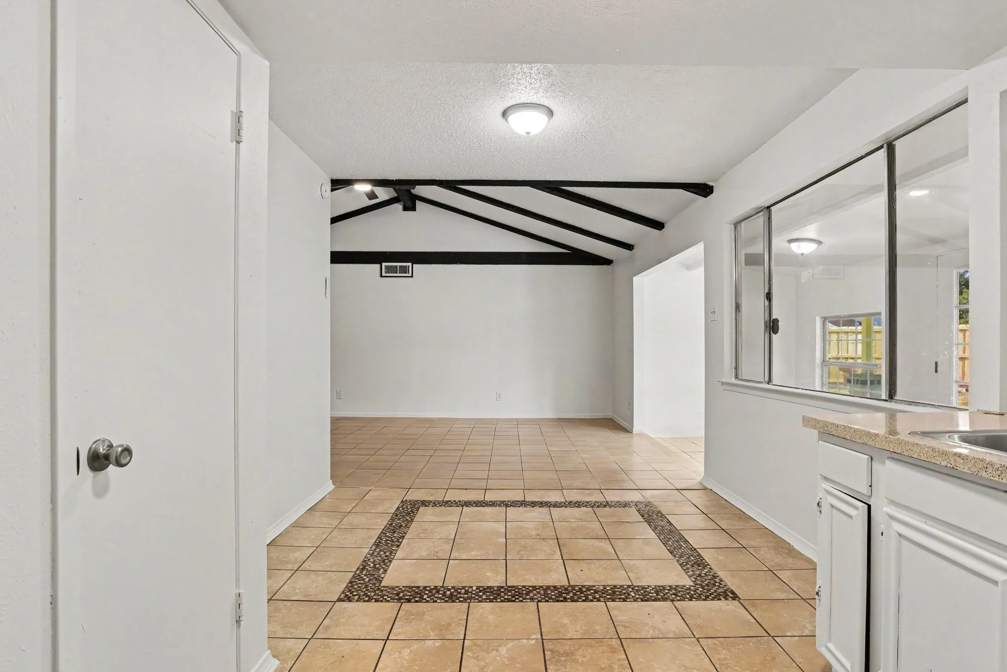 Single Family Residence For Sale in Dallas County , 714 Trend Drive, Garland, Texas 75043, 3 Bedroom, 2 Bathroom, 2 Garage spaces, 1,190 Sqft, built in 1971, mls#21350441, Real Estate Agent in Garland, Homes For Sale in Dallas county, Homes For Sale in Garland, Realtor in Garland Texas, Real Estate Brokerage Independent Realty Texas, Luminita Cordes Realtor