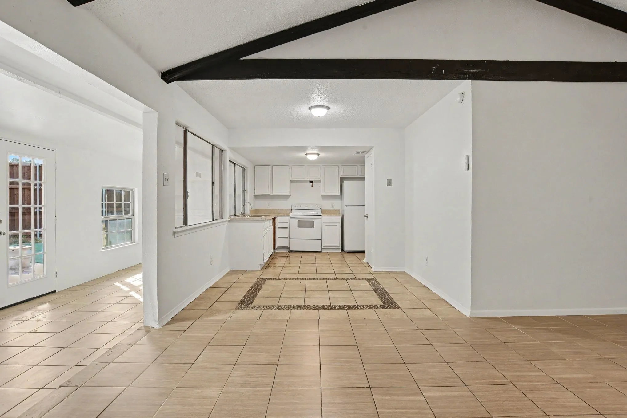 Single Family Residence For Sale in Dallas County , 714 Trend Drive, Garland, Texas 75043, 3 Bedroom, 2 Bathroom, 2 Garage spaces, 1,190 Sqft, built in 1971, mls#21350441, Real Estate Agent in Garland, Homes For Sale in Dallas county, Homes For Sale in Garland, Realtor in Garland Texas, Real Estate Brokerage Independent Realty Texas, Luminita Cordes Realtor