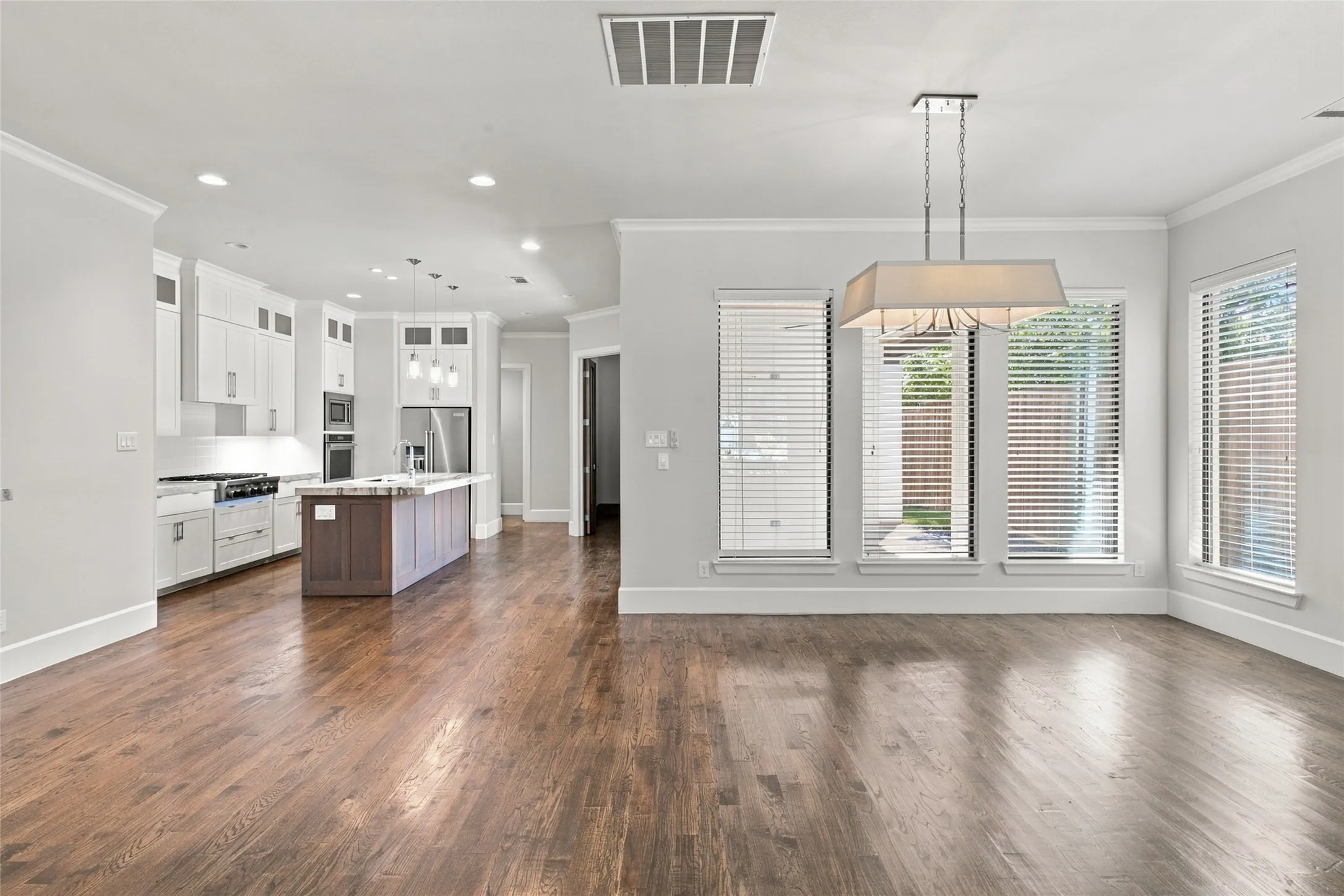 Single Family Residence For Rent in Dallas County , 6614 Del Norte Lane, Dallas, Texas 75225, 4 Bedroom, 5 Bathroom, 2 Garage spaces, 3,745 Sqft, built in 2016, mls#21356109, Real Estate Agent in Dallas, Homes For Rent in Dallas county, Homes For Rent in Dallas, Realtor in Dallas Texas, Real Estate Brokerage Independent Realty Texas, Luminita Cordes Realtor