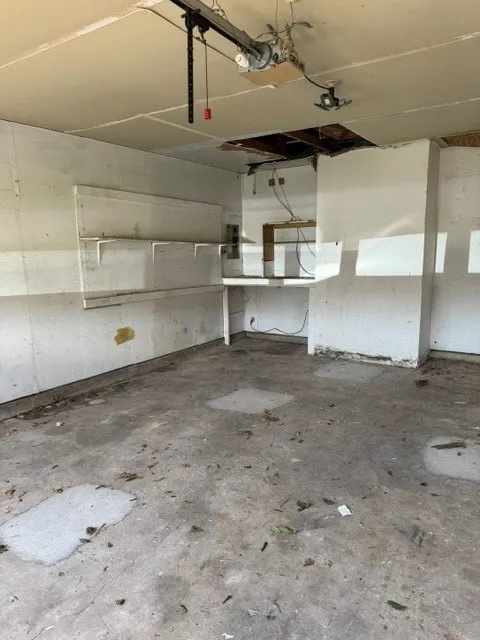 Single Family Residence For Sale in Hunt County , 6707 Finch Drive, Greenville, Texas 75402, 3 Bedroom, 2 Bathroom, 2 Garage spaces, 1,230 Sqft, built in 1980, mls#21356403, Real Estate Agent in Greenville, Homes For Sale in Hunt county, Homes For Sale in Greenville, Realtor in Greenville Texas, Real Estate Brokerage Independent Realty Texas, Luminita Cordes Realtor