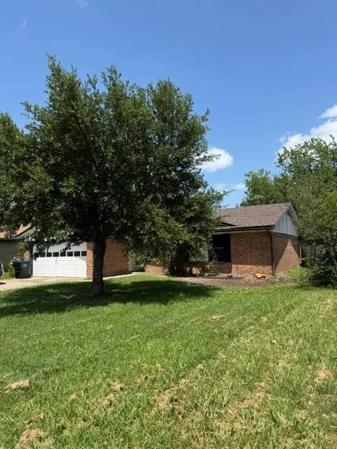 Single Family Residence For Sale in Hunt County , 6707 Finch Drive, Greenville, Texas 75402, 3 Bedroom, 2 Bathroom, 2 Garage spaces, 1,230 Sqft, built in 1980, mls#21356403, Real Estate Agent in Greenville, Homes For Sale in Hunt county, Homes For Sale in Greenville, Realtor in Greenville Texas, Real Estate Brokerage Independent Realty Texas, Luminita Cordes Realtor