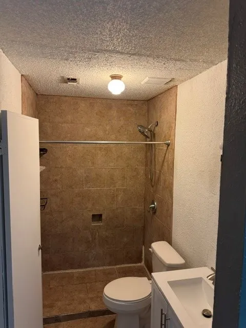 Single Family Residence For Sale in Hunt County , 6707 Finch Drive, Greenville, Texas 75402, 3 Bedroom, 2 Bathroom, 2 Garage spaces, 1,230 Sqft, built in 1980, mls#21356403, Real Estate Agent in Greenville, Homes For Sale in Hunt county, Homes For Sale in Greenville, Realtor in Greenville Texas, Real Estate Brokerage Independent Realty Texas, Luminita Cordes Realtor