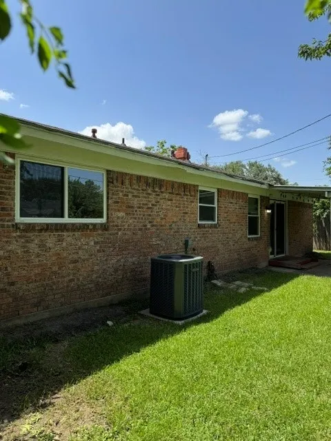 Single Family Residence For Sale in Hunt County , 6707 Finch Drive, Greenville, Texas 75402, 3 Bedroom, 2 Bathroom, 2 Garage spaces, 1,230 Sqft, built in 1980, mls#21356403, Real Estate Agent in Greenville, Homes For Sale in Hunt county, Homes For Sale in Greenville, Realtor in Greenville Texas, Real Estate Brokerage Independent Realty Texas, Luminita Cordes Realtor