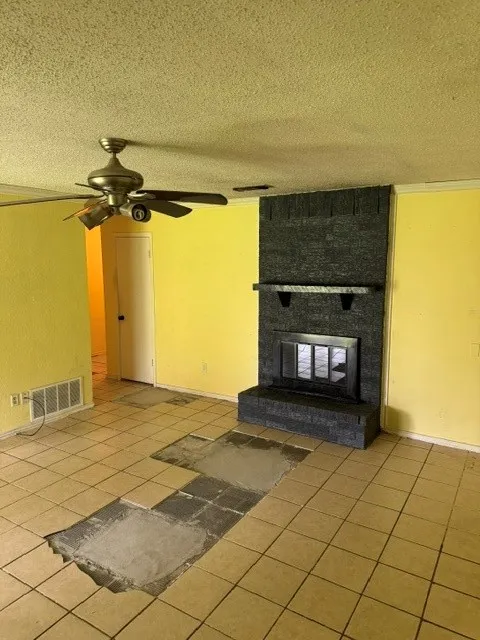 Single Family Residence For Sale in Hunt County , 6707 Finch Drive, Greenville, Texas 75402, 3 Bedroom, 2 Bathroom, 2 Garage spaces, 1,230 Sqft, built in 1980, mls#21356403, Real Estate Agent in Greenville, Homes For Sale in Hunt county, Homes For Sale in Greenville, Realtor in Greenville Texas, Real Estate Brokerage Independent Realty Texas, Luminita Cordes Realtor