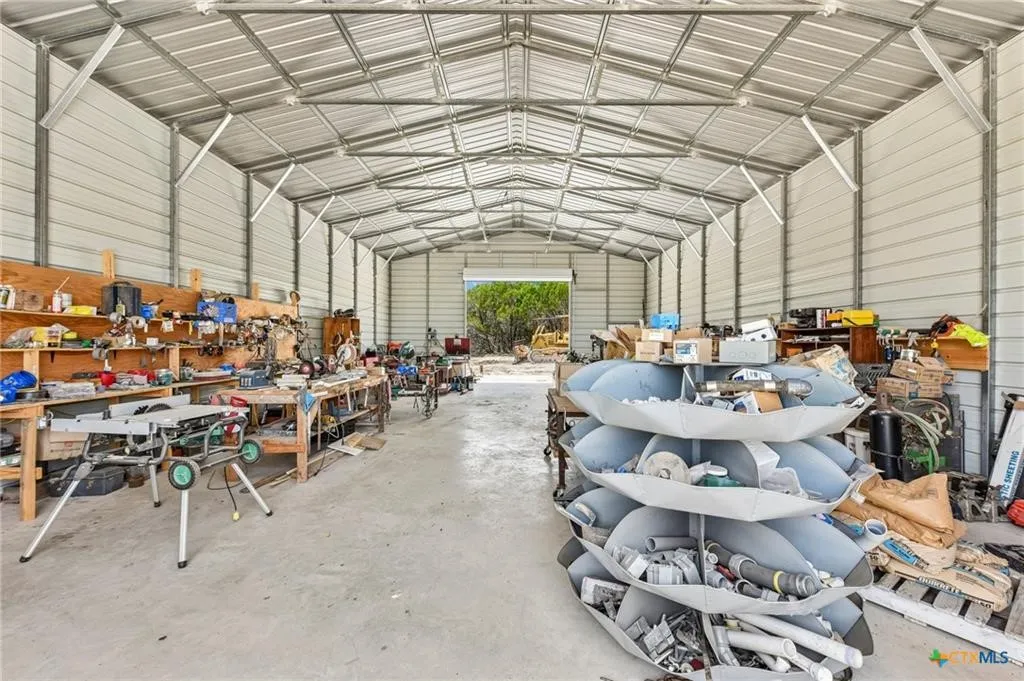 Single Family Residence For Sale in Burnet County , 4211 County Road 103, Lampasas, Texas 76550, 5 Bedroom, 3 Bathroom, 1 Garage spaces, 3,220 Sqft, built in 2024, mls#21355630, Real Estate Agent in Lampasas, Homes For Sale in Burnet county, Homes For Sale in Lampasas, Realtor in Lampasas Texas, Real Estate Brokerage Independent Realty Texas, Luminita Cordes Realtor
