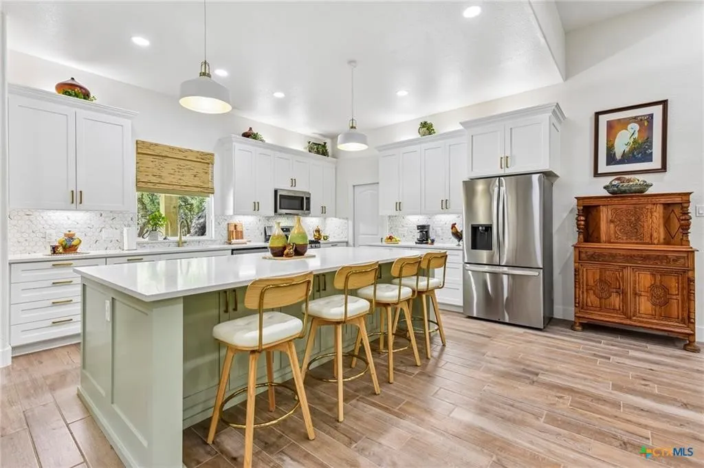 Single Family Residence For Sale in Burnet County , 4211 County Road 103, Lampasas, Texas 76550, 5 Bedroom, 3 Bathroom, 1 Garage spaces, 3,220 Sqft, built in 2024, mls#21355630, Real Estate Agent in Lampasas, Homes For Sale in Burnet county, Homes For Sale in Lampasas, Realtor in Lampasas Texas, Real Estate Brokerage Independent Realty Texas, Luminita Cordes Realtor