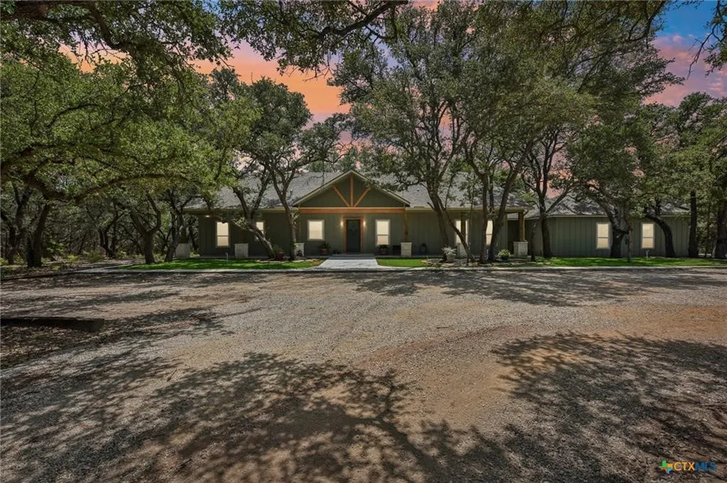 Single Family Residence For Sale in Burnet County , 4211 County Road 103, Lampasas, Texas 76550, 5 Bedroom, 3 Bathroom, 1 Garage spaces, 3,220 Sqft, built in 2024, mls#21355630, Real Estate Agent in Lampasas, Homes For Sale in Burnet county, Homes For Sale in Lampasas, Realtor in Lampasas Texas, Real Estate Brokerage Independent Realty Texas, Luminita Cordes Realtor