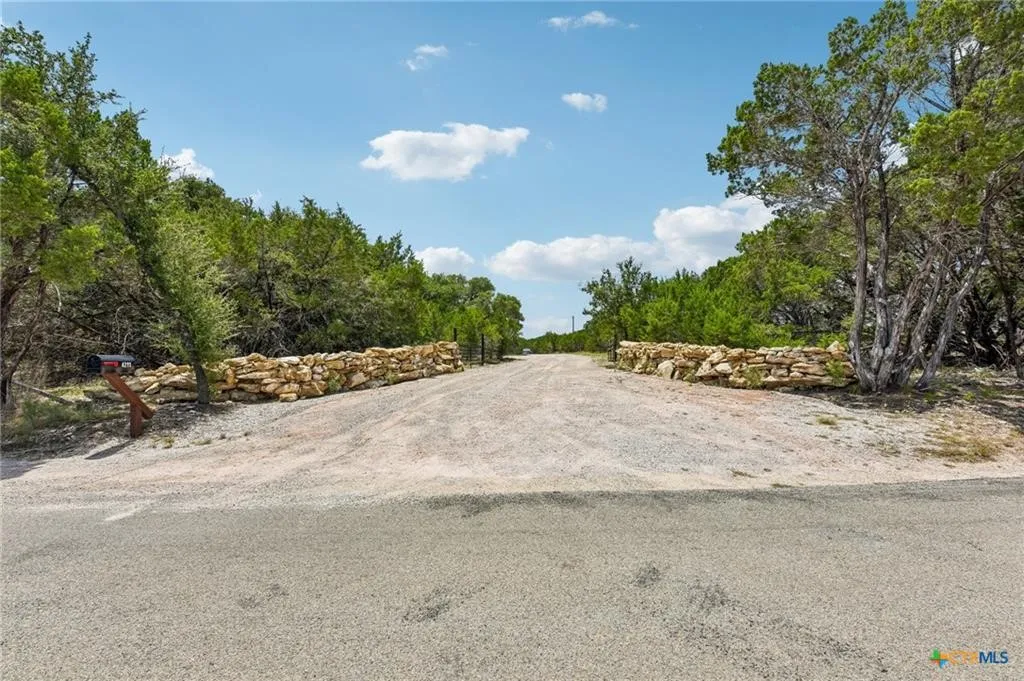 Single Family Residence For Sale in Burnet County , 4211 County Road 103, Lampasas, Texas 76550, 5 Bedroom, 3 Bathroom, 1 Garage spaces, 3,220 Sqft, built in 2024, mls#21355630, Real Estate Agent in Lampasas, Homes For Sale in Burnet county, Homes For Sale in Lampasas, Realtor in Lampasas Texas, Real Estate Brokerage Independent Realty Texas, Luminita Cordes Realtor