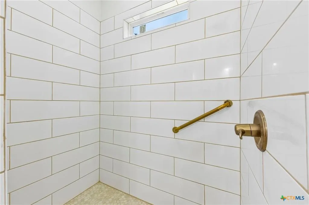 Single Family Residence For Sale in Burnet County , 4211 County Road 103, Lampasas, Texas 76550, 5 Bedroom, 3 Bathroom, 1 Garage spaces, 3,220 Sqft, built in 2024, mls#21355630, Real Estate Agent in Lampasas, Homes For Sale in Burnet county, Homes For Sale in Lampasas, Realtor in Lampasas Texas, Real Estate Brokerage Independent Realty Texas, Luminita Cordes Realtor